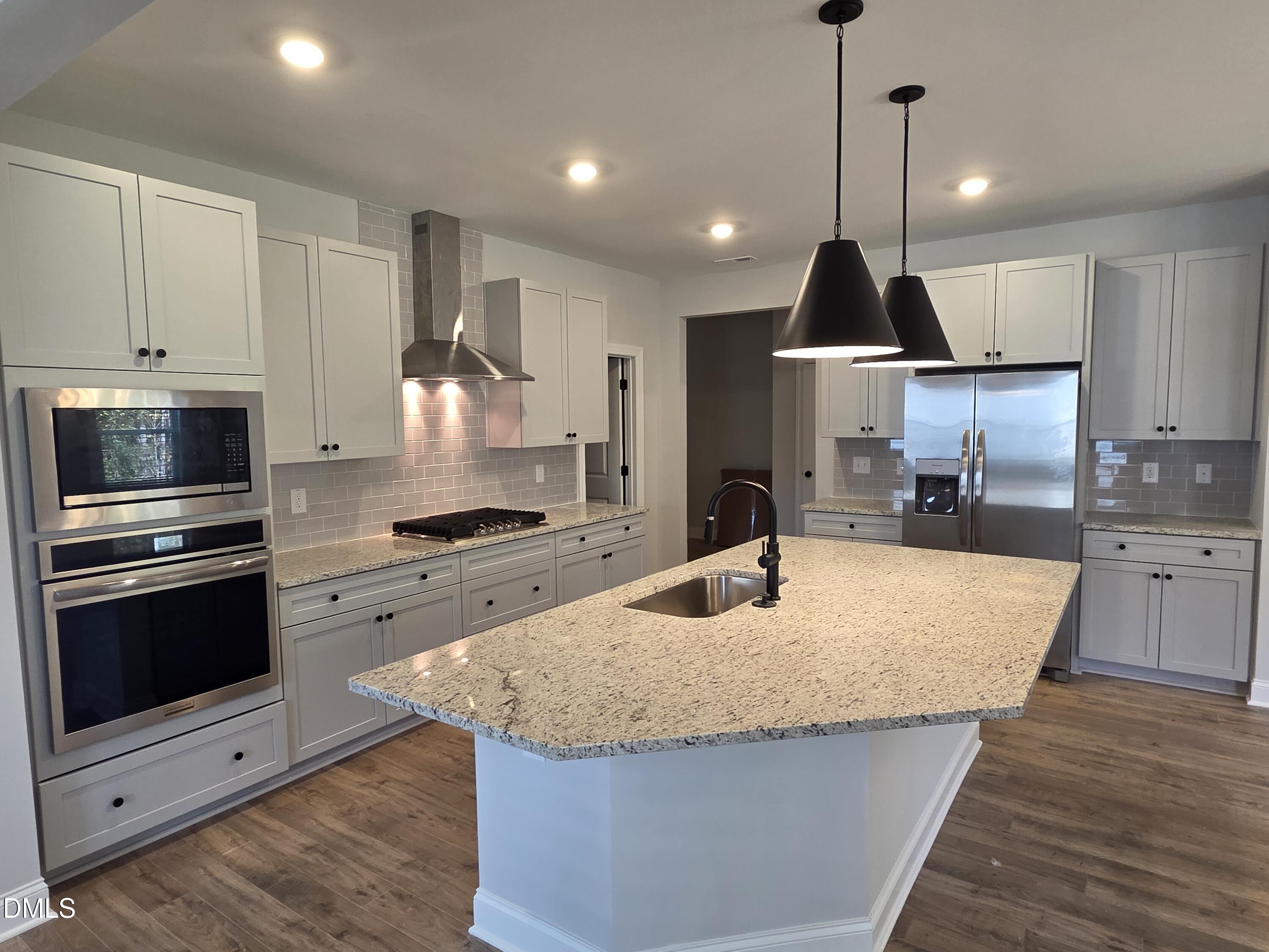 605 Metroliner Place