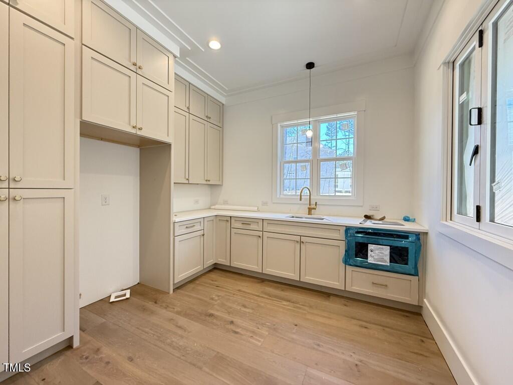 7808 Ailesbury Road