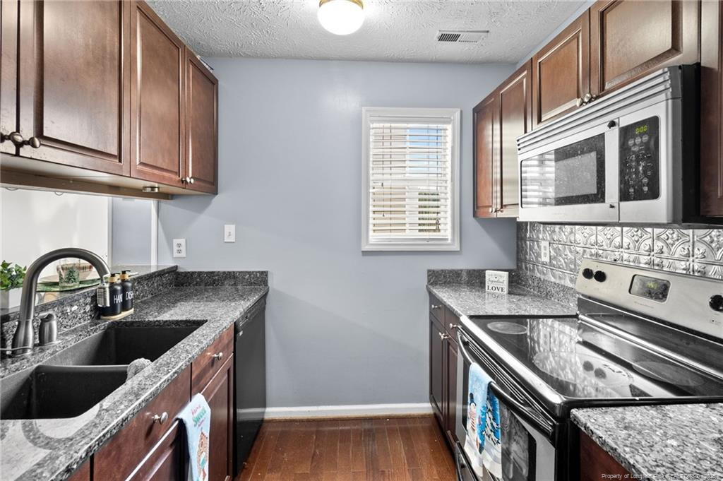 216 Waterdown Drive 12