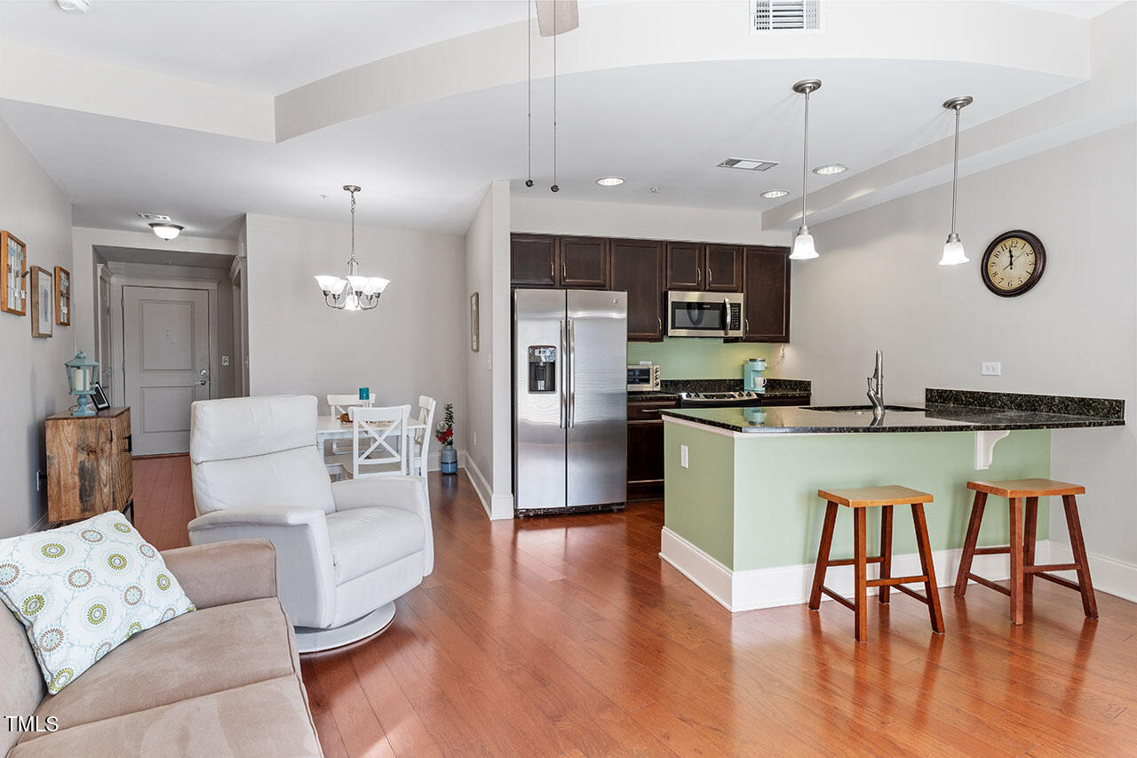 222 Glenwood 602