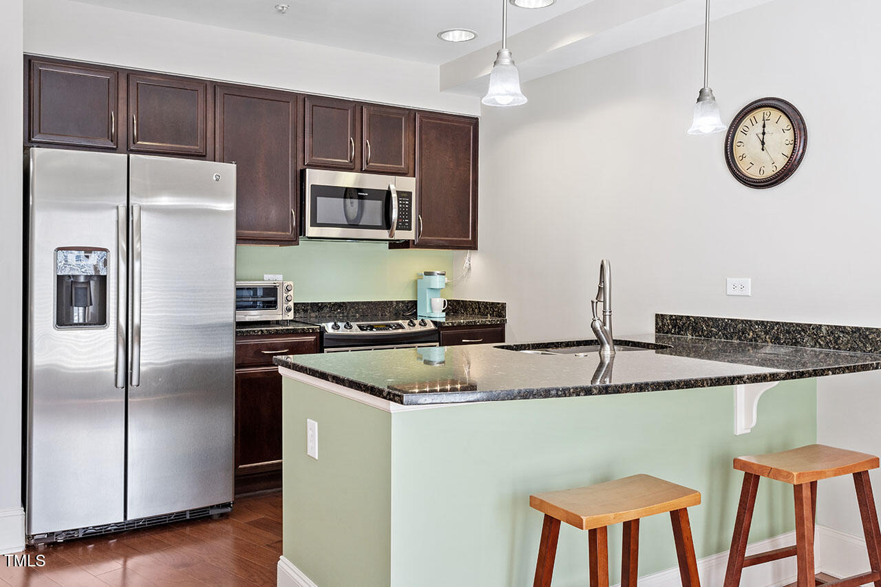 222 Glenwood 602