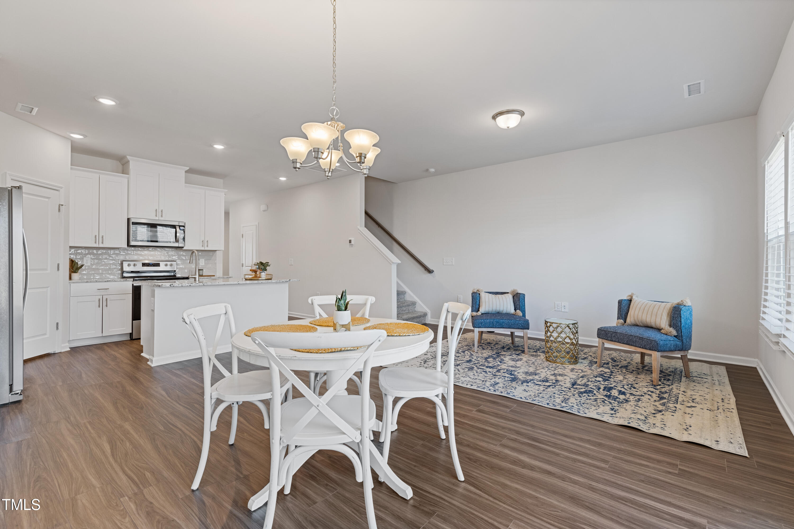 907 Field Ivy Drive
