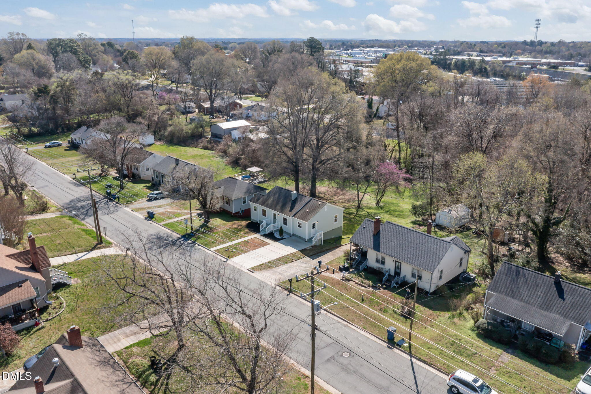 408 W Gilbreath Street