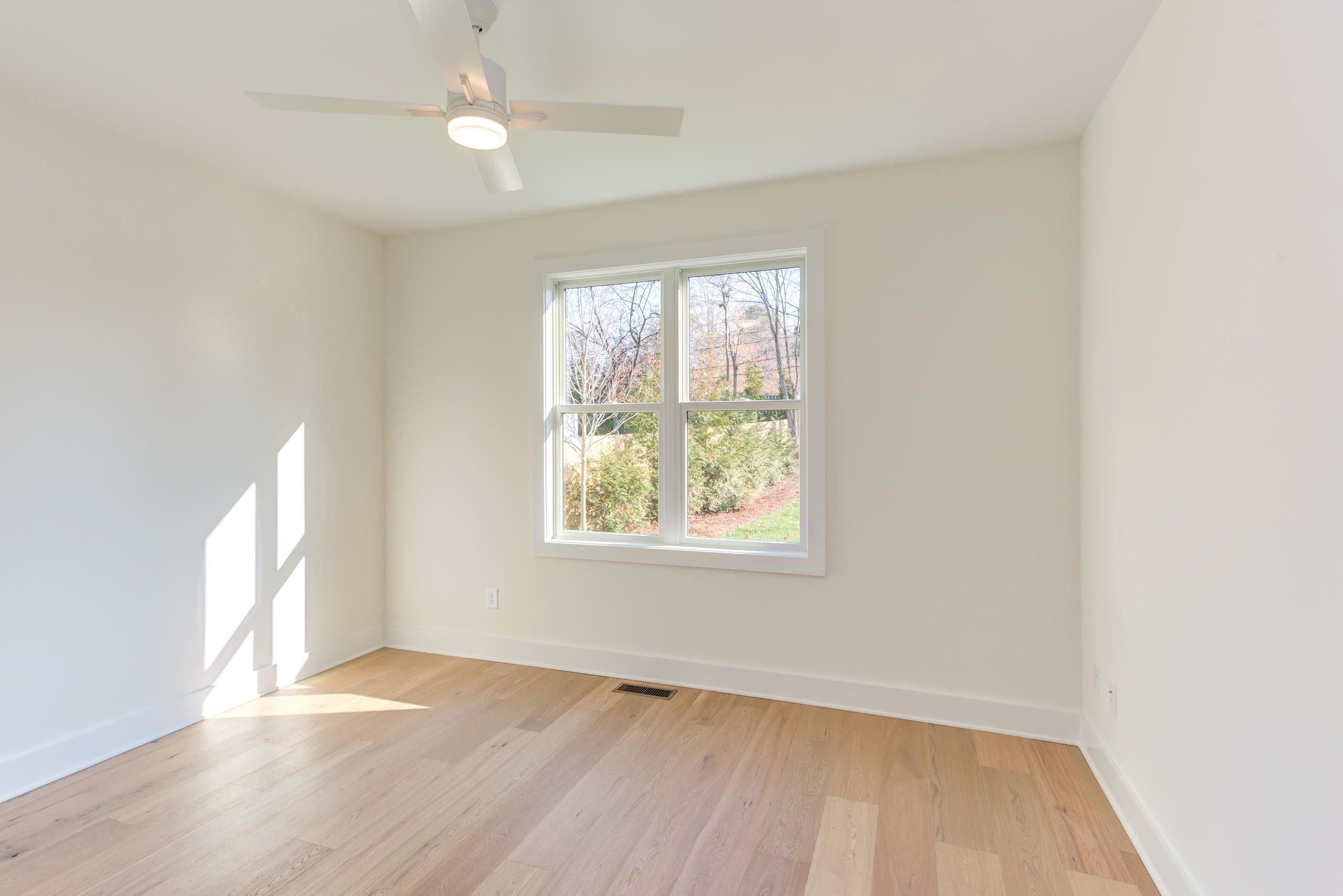 Photo 11 of 20 of 206C Laurel Avenue house