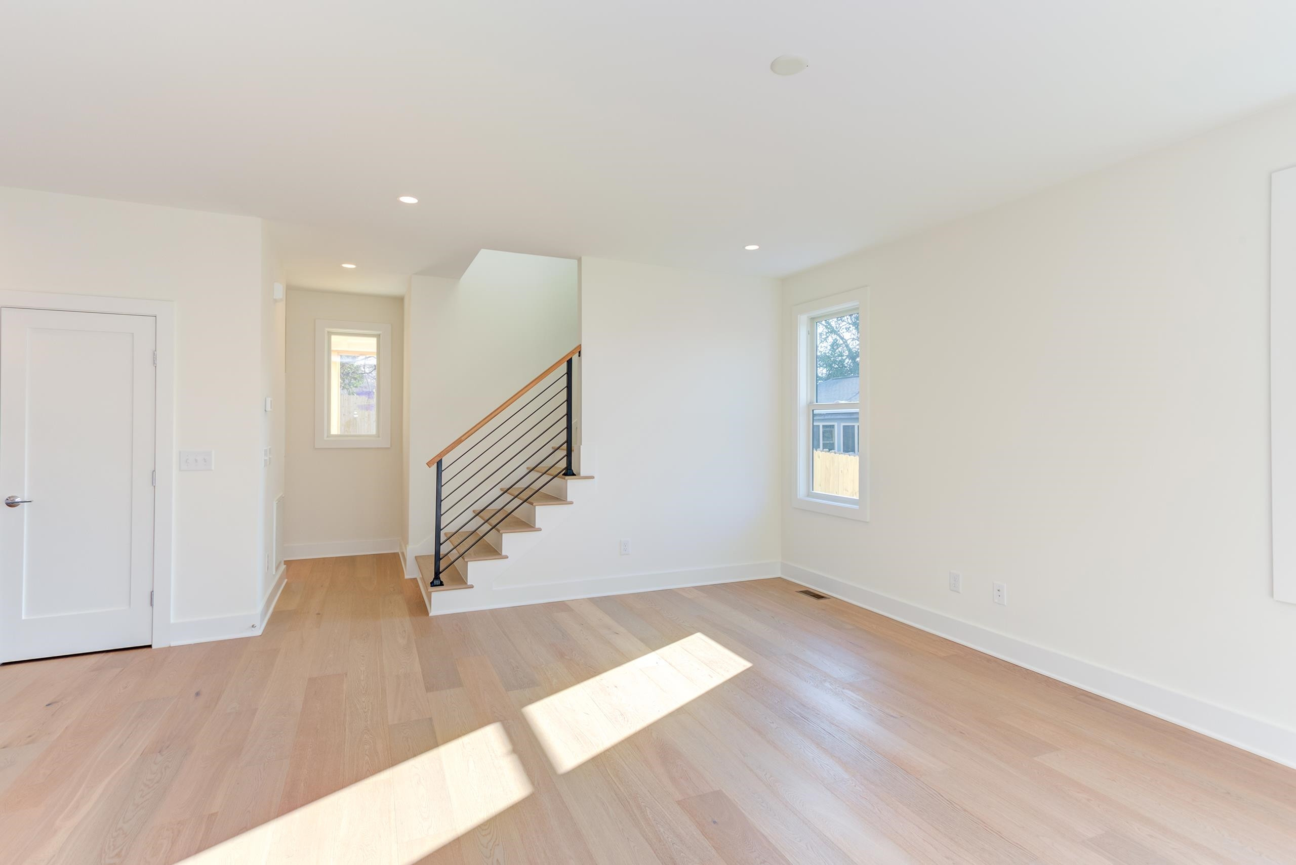Photo 8 of 20 of 206C Laurel Avenue house