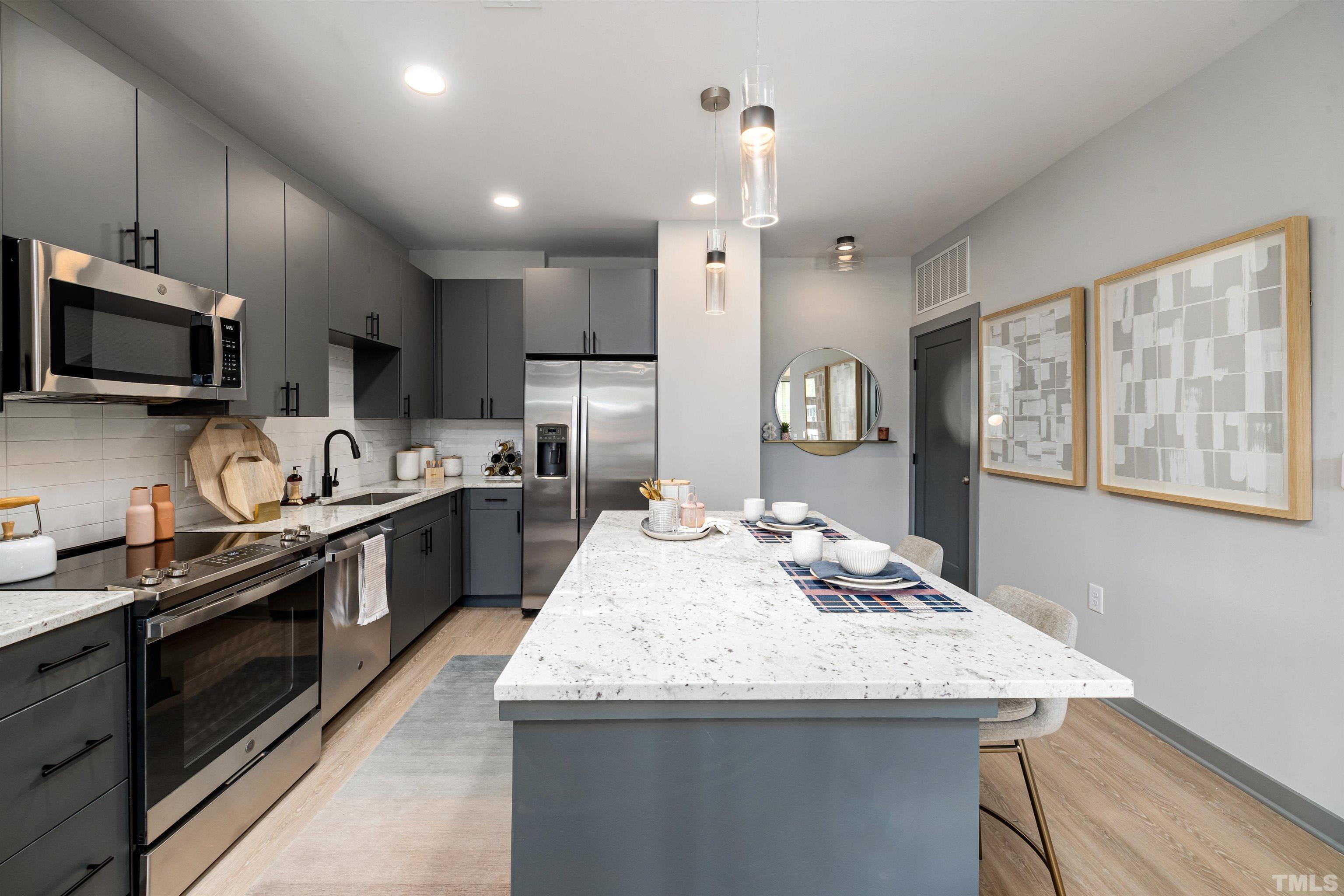 Raleigh, North Carolina 27608, United States, 3 Bedrooms Bedrooms, ,2 BathroomsBathrooms,Residential,Active,44353