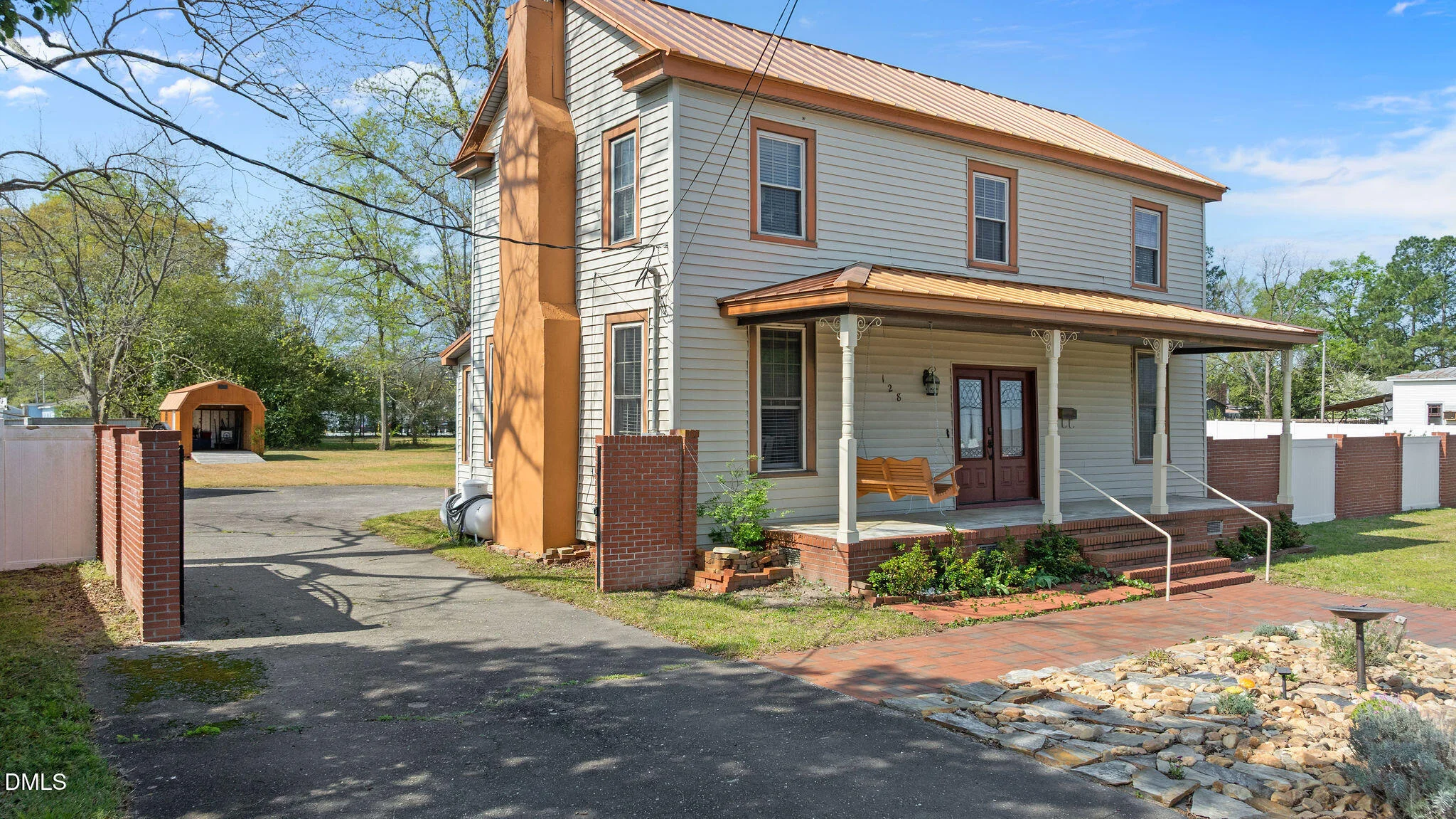 128 E Railroad Street