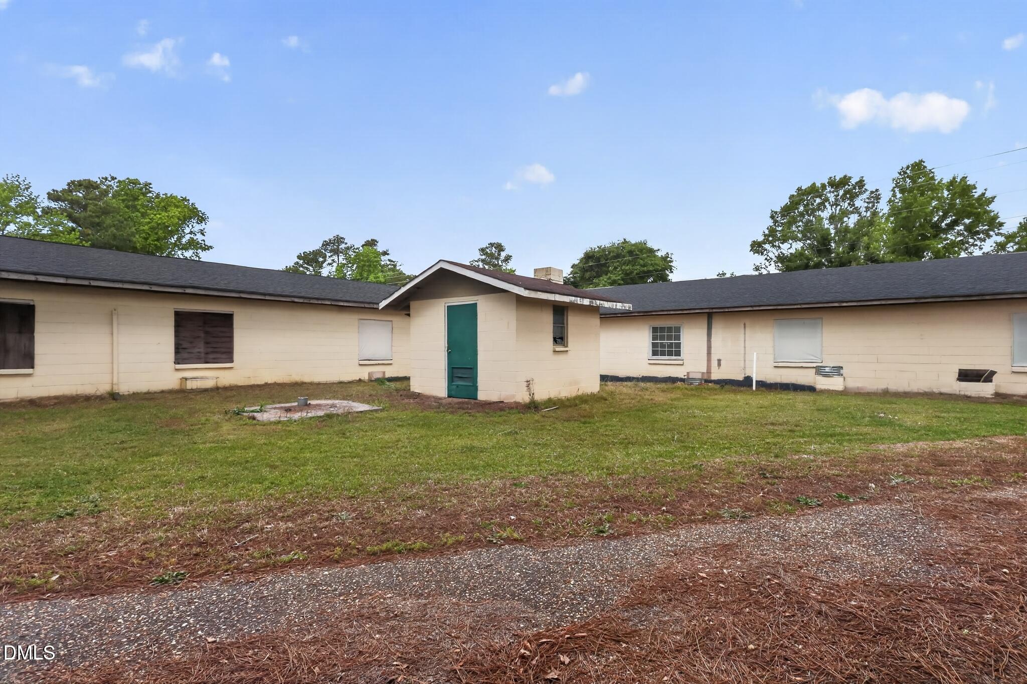 6828 Old Stage Road N