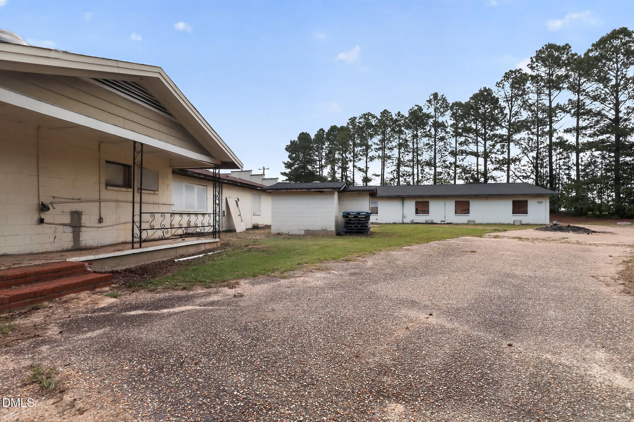 6828 Old Stage Road N