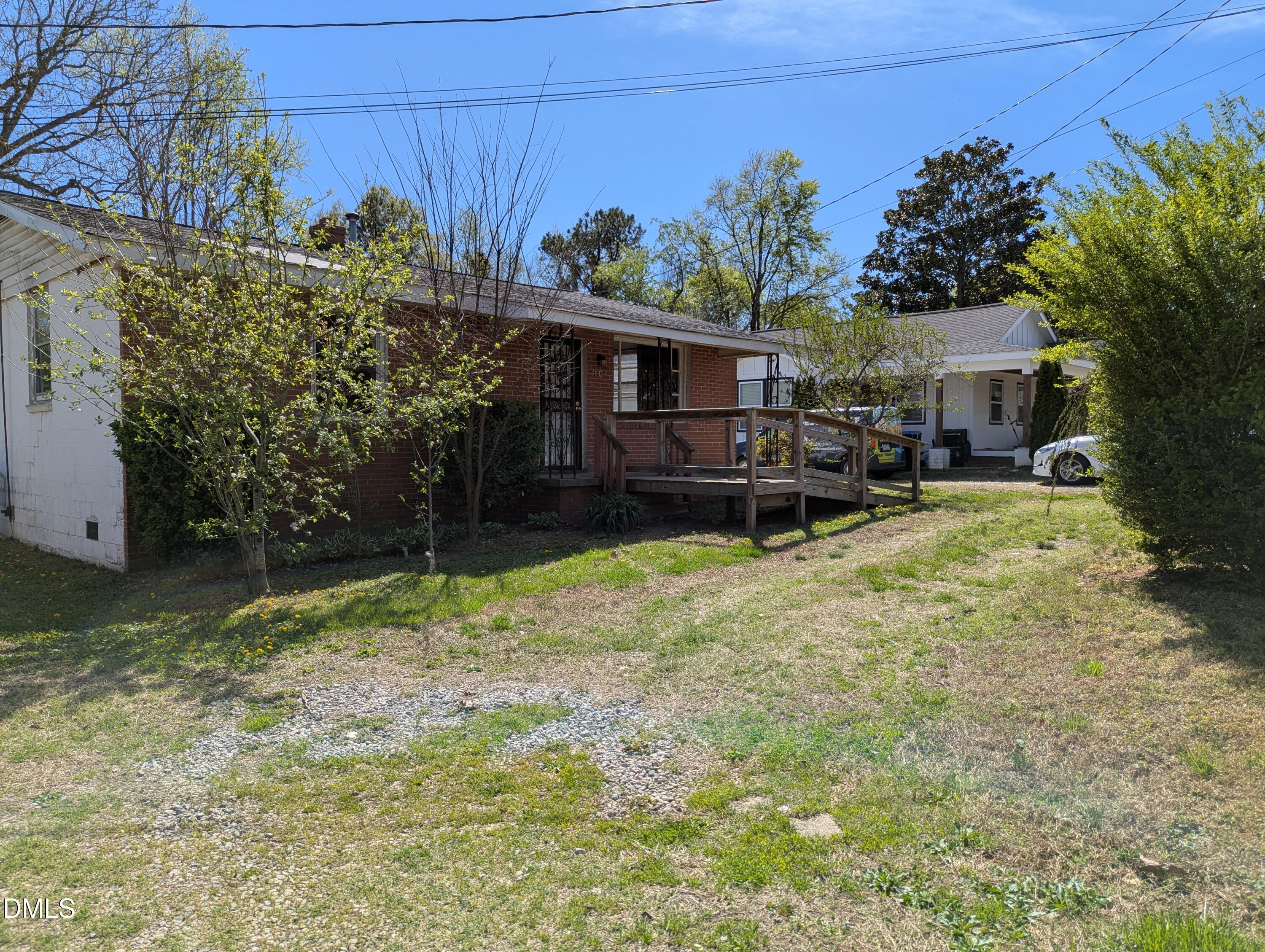 214 E Persimmon Street