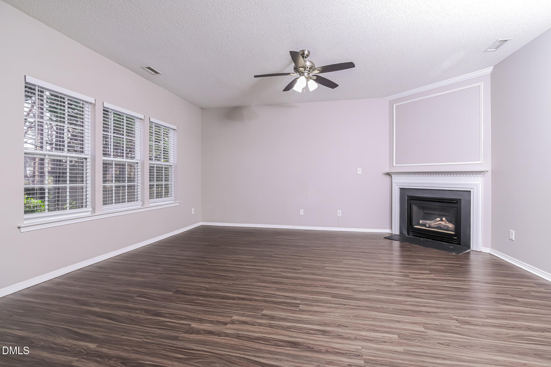 3041 Buttonwood Lane