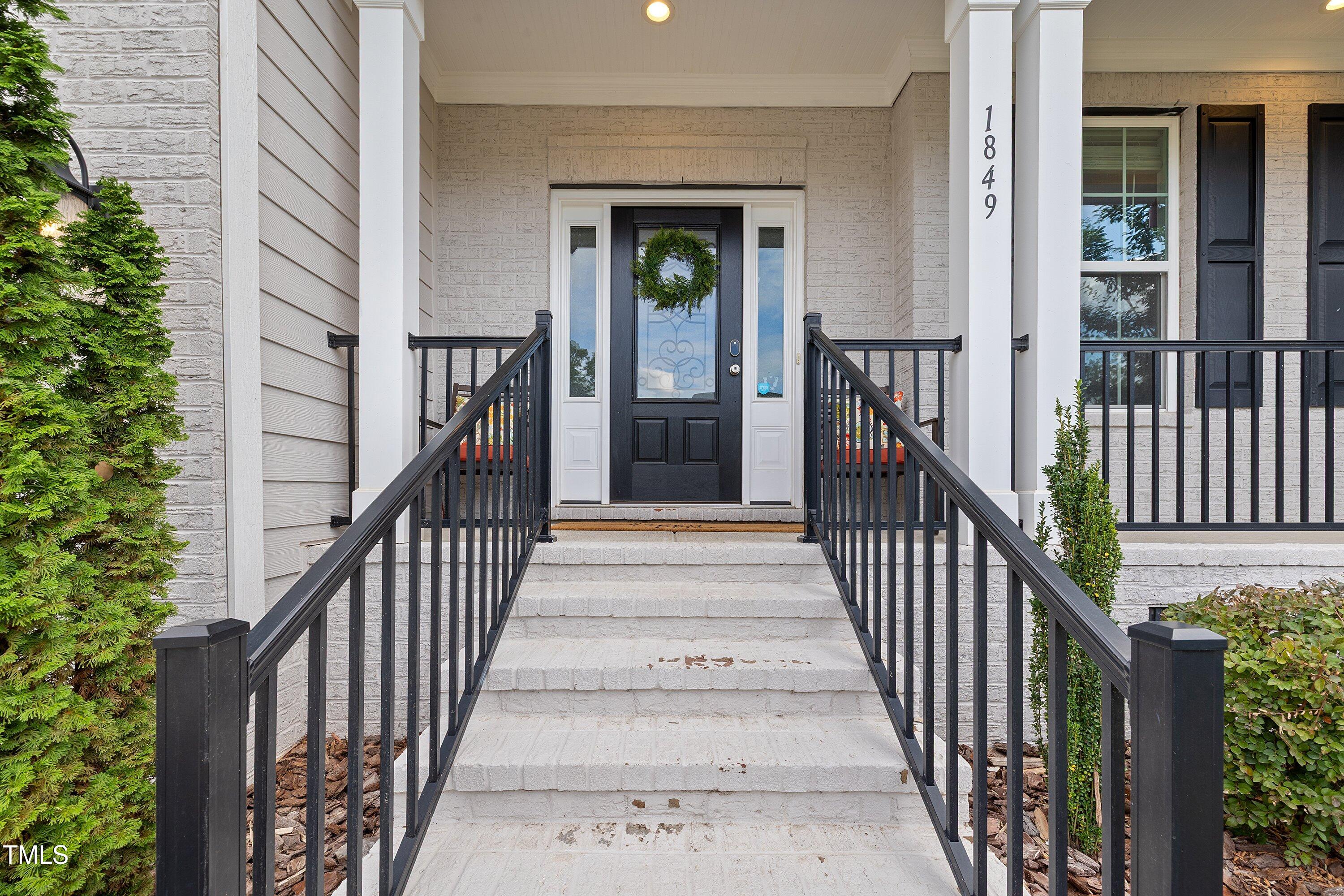 1849 Amberly Ledge Way