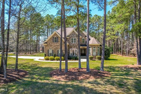 2057 Queen Charlotte Place Raleigh NC 27610