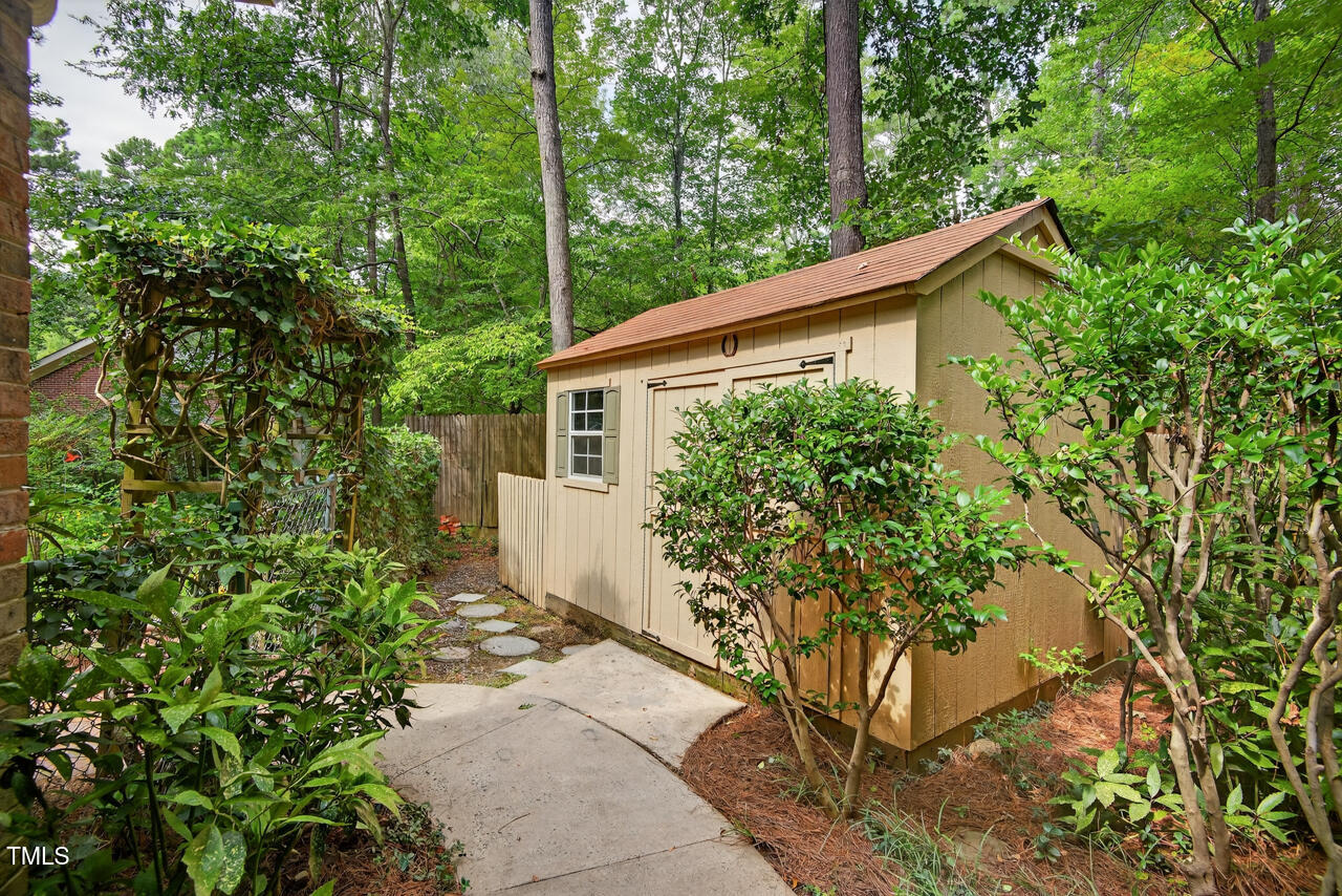 Chapel Hill, North Carolina 27517, United States, 4 Bedrooms Bedrooms, ,3 BathroomsBathrooms,Residential,Active,196950