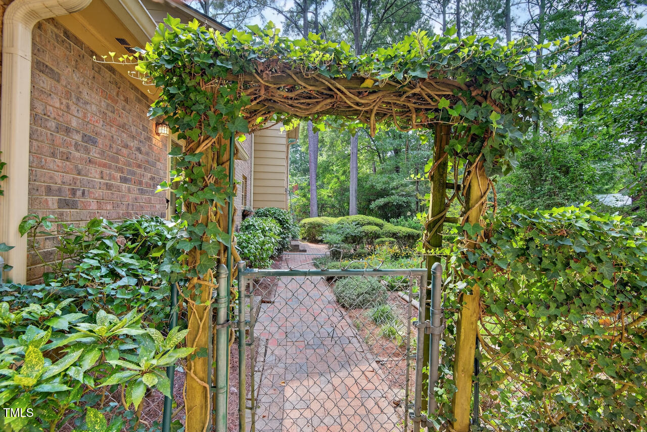 Chapel Hill, North Carolina 27517, United States, 4 Bedrooms Bedrooms, ,3 BathroomsBathrooms,Residential,Active,196950