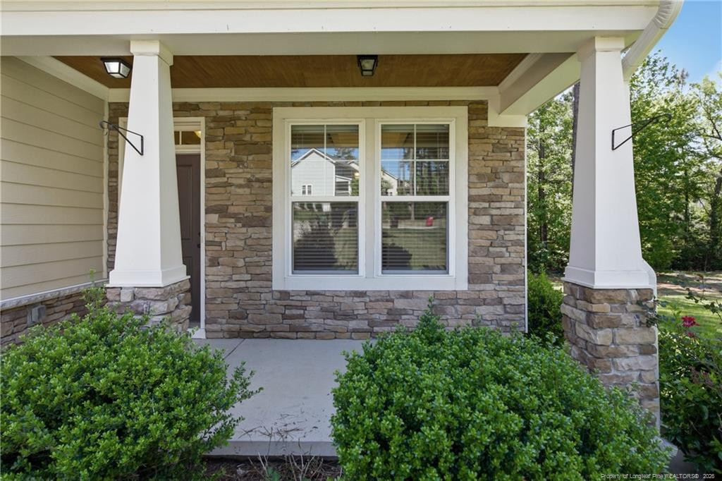 31 Waterside Circle