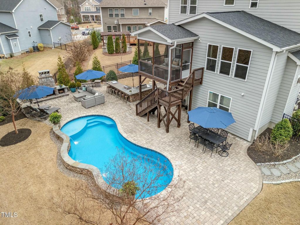 listing image 93