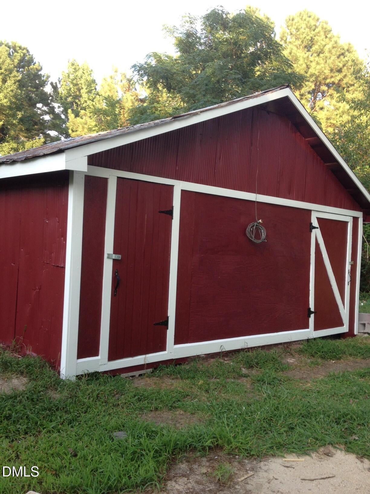 5541 Watkins Road, Road