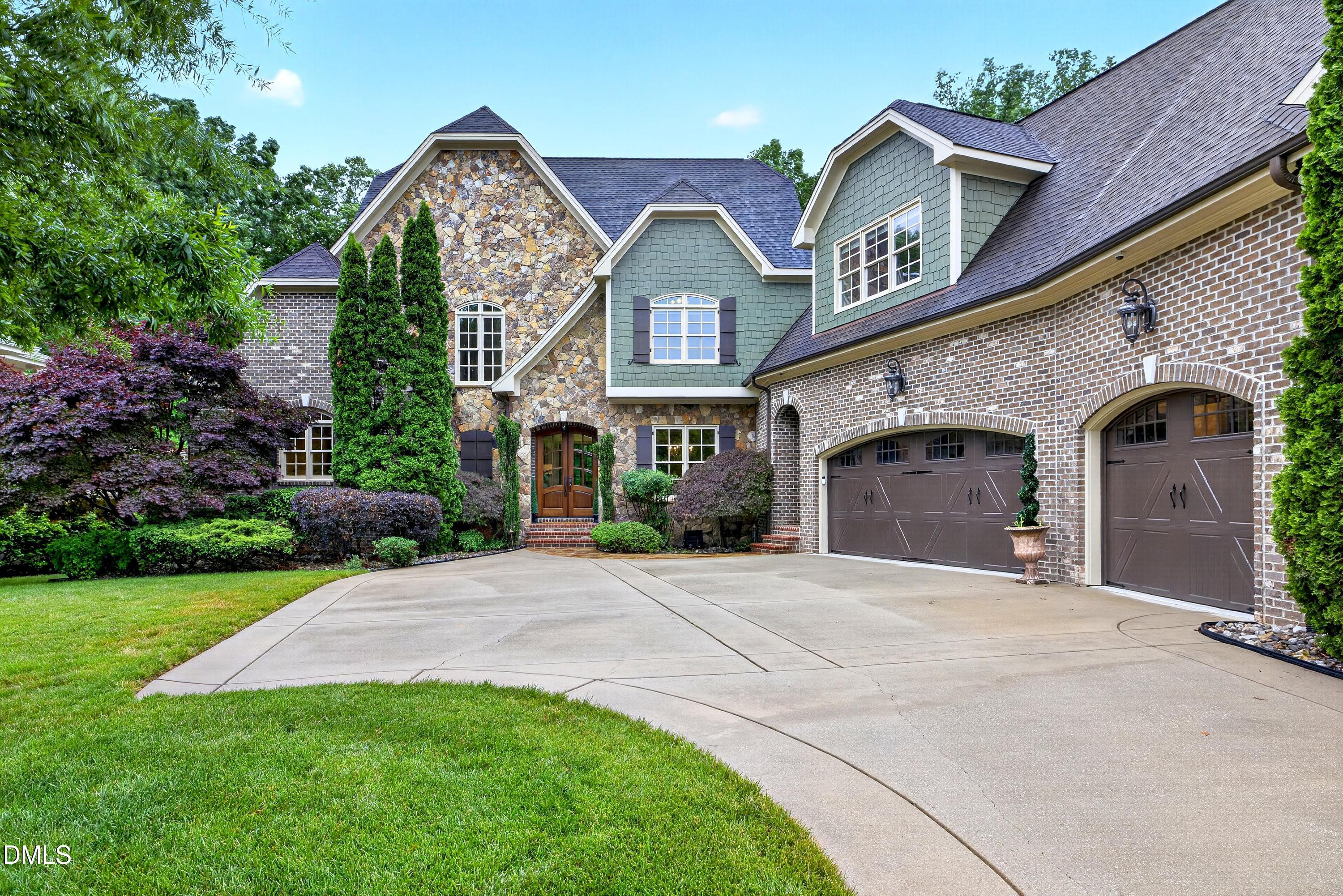 210 Michelangelo Way