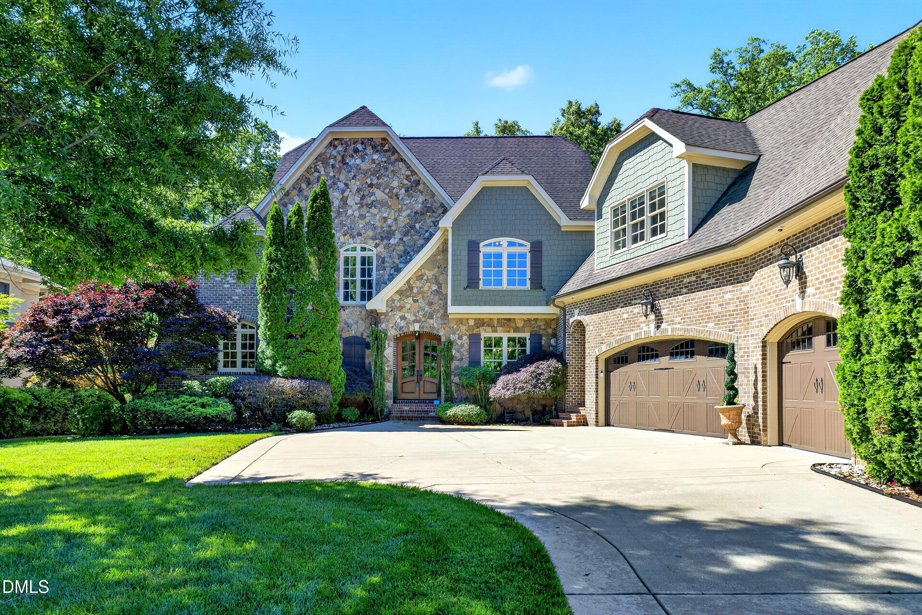 210 Michelangelo Way