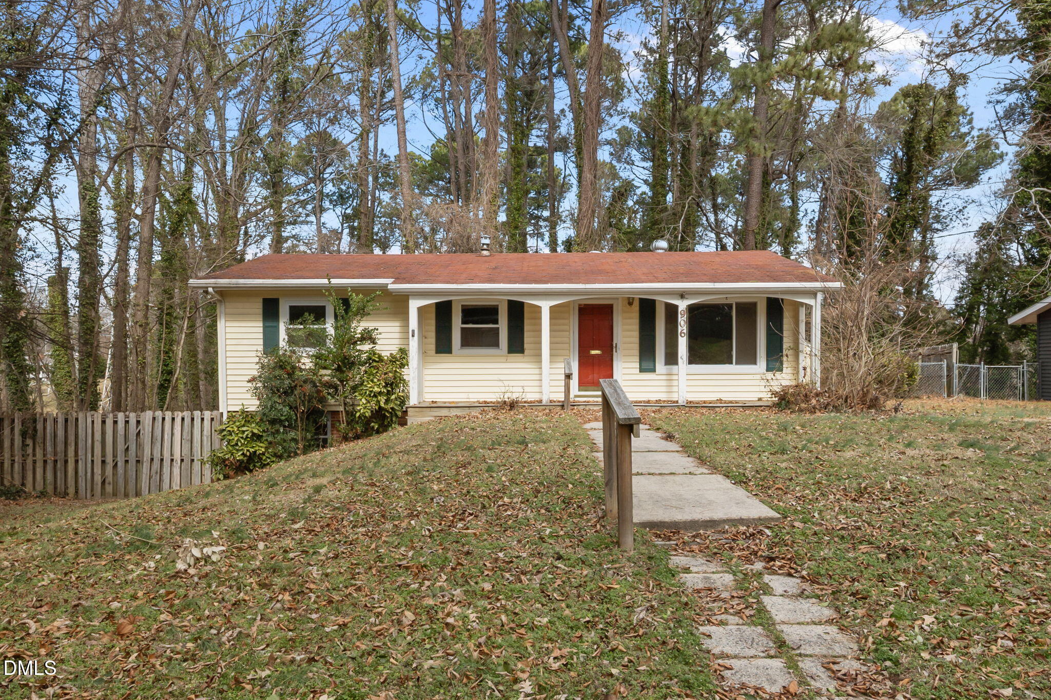 906 W Maynard Avenue