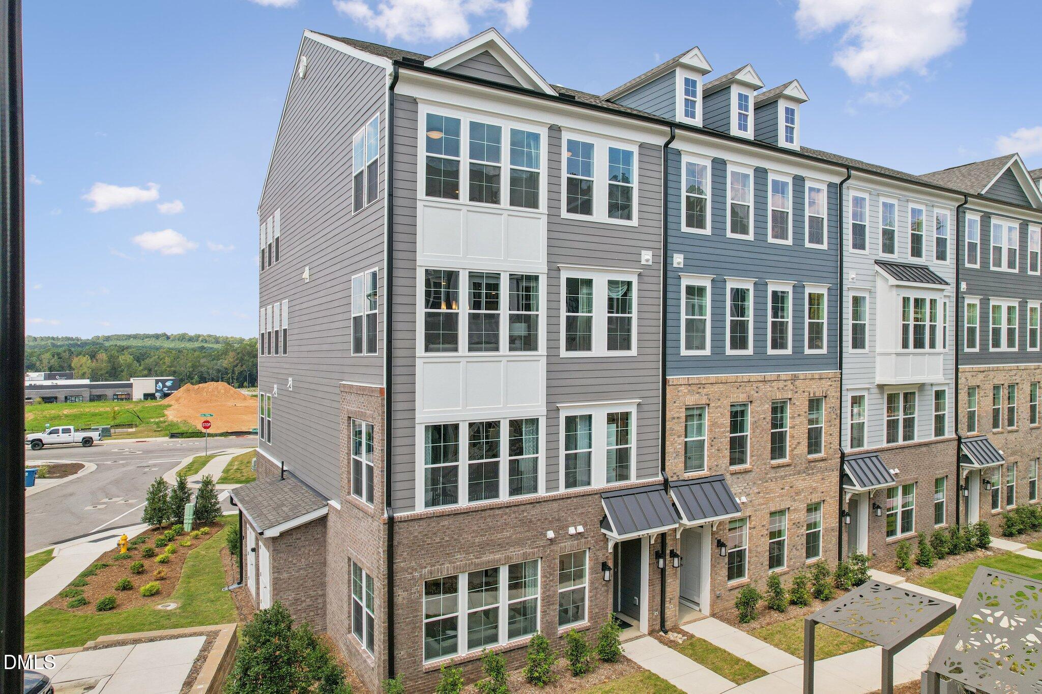 711 Grove Edge Lane #200