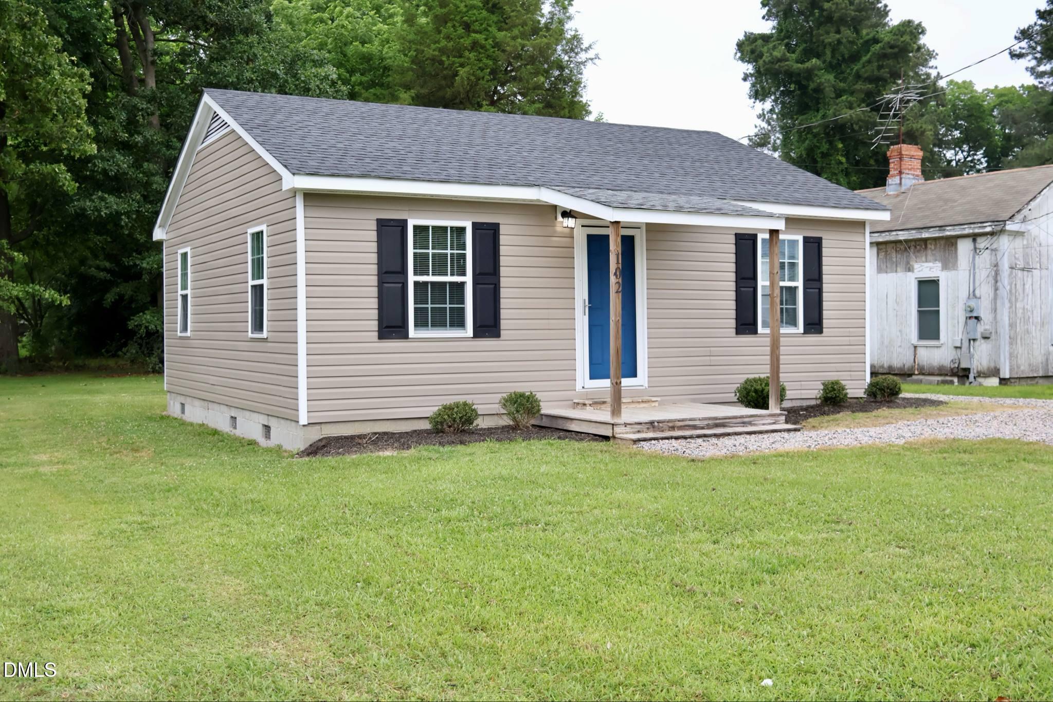 102 E Nash Street E