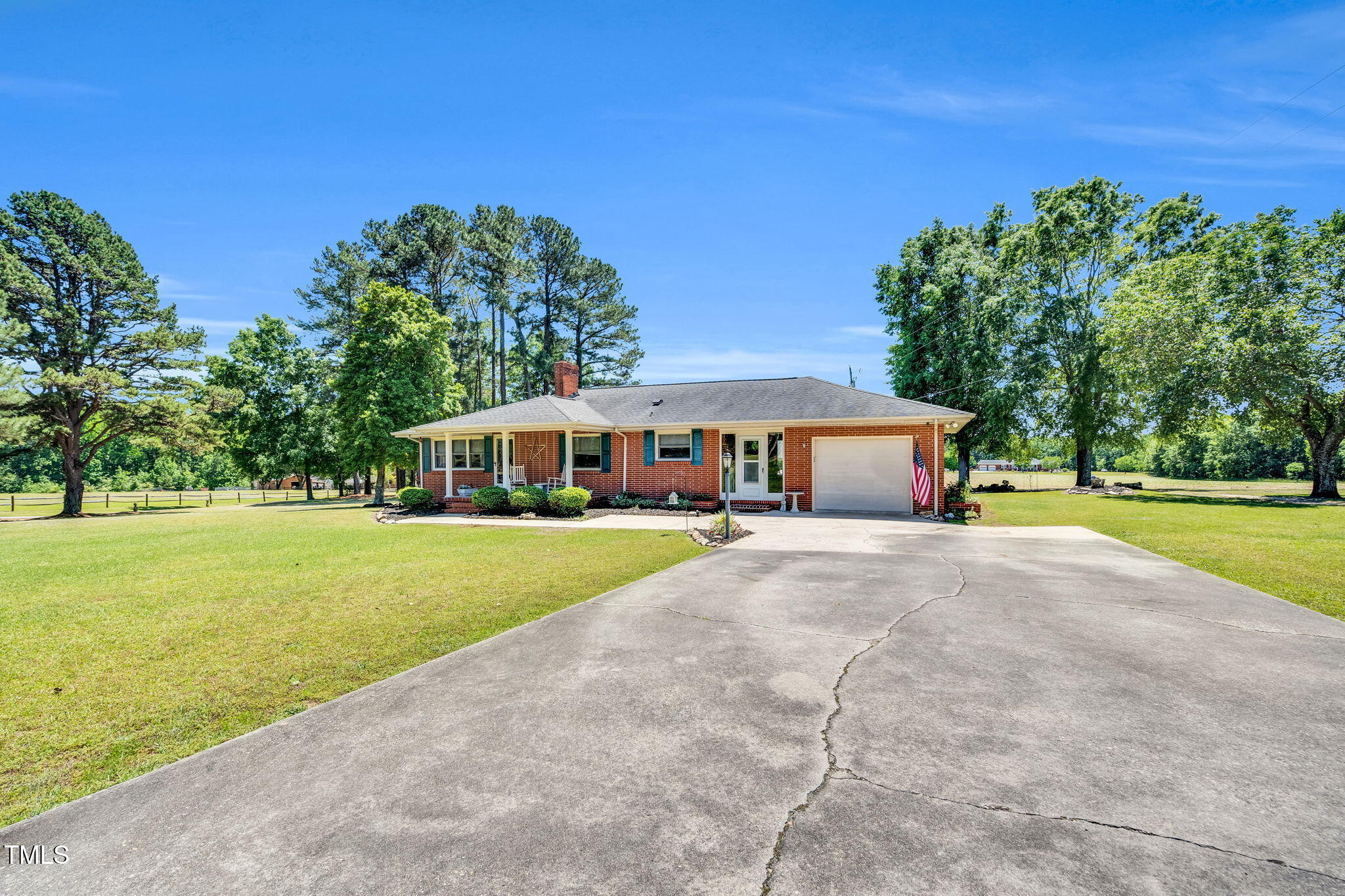 585 Cokesbury Road