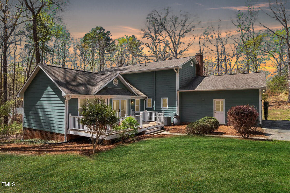 3418 Carriage Trail