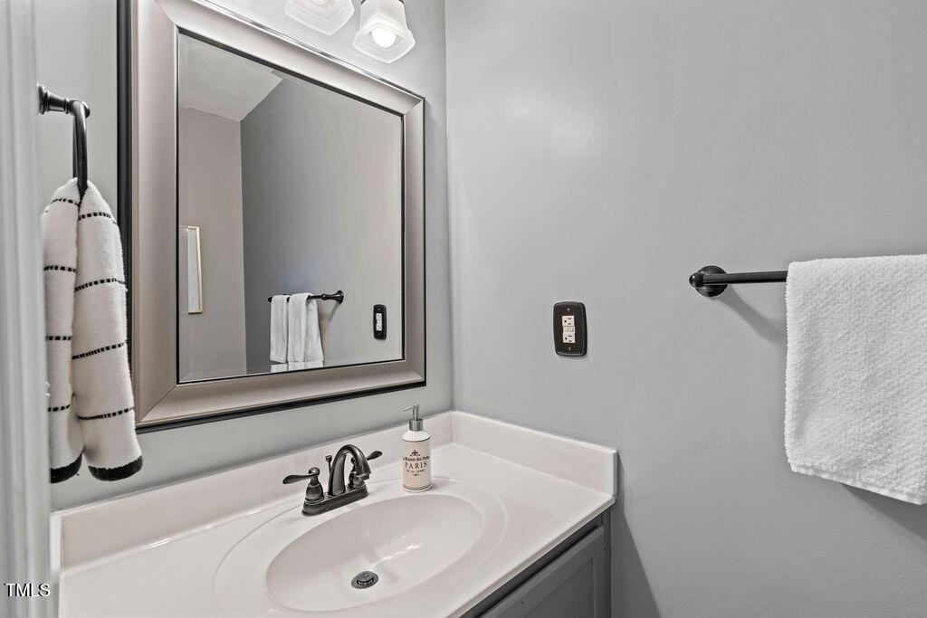 Garner, North Carolina 27529, United States, 3 Bedrooms Bedrooms, ,3 BathroomsBathrooms,Residential,Pending,107564