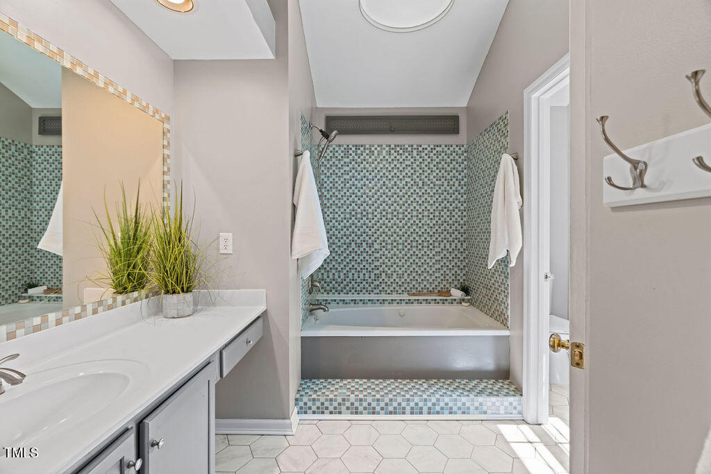 Garner, North Carolina 27529, United States, 3 Bedrooms Bedrooms, ,3 BathroomsBathrooms,Residential,Pending,107564