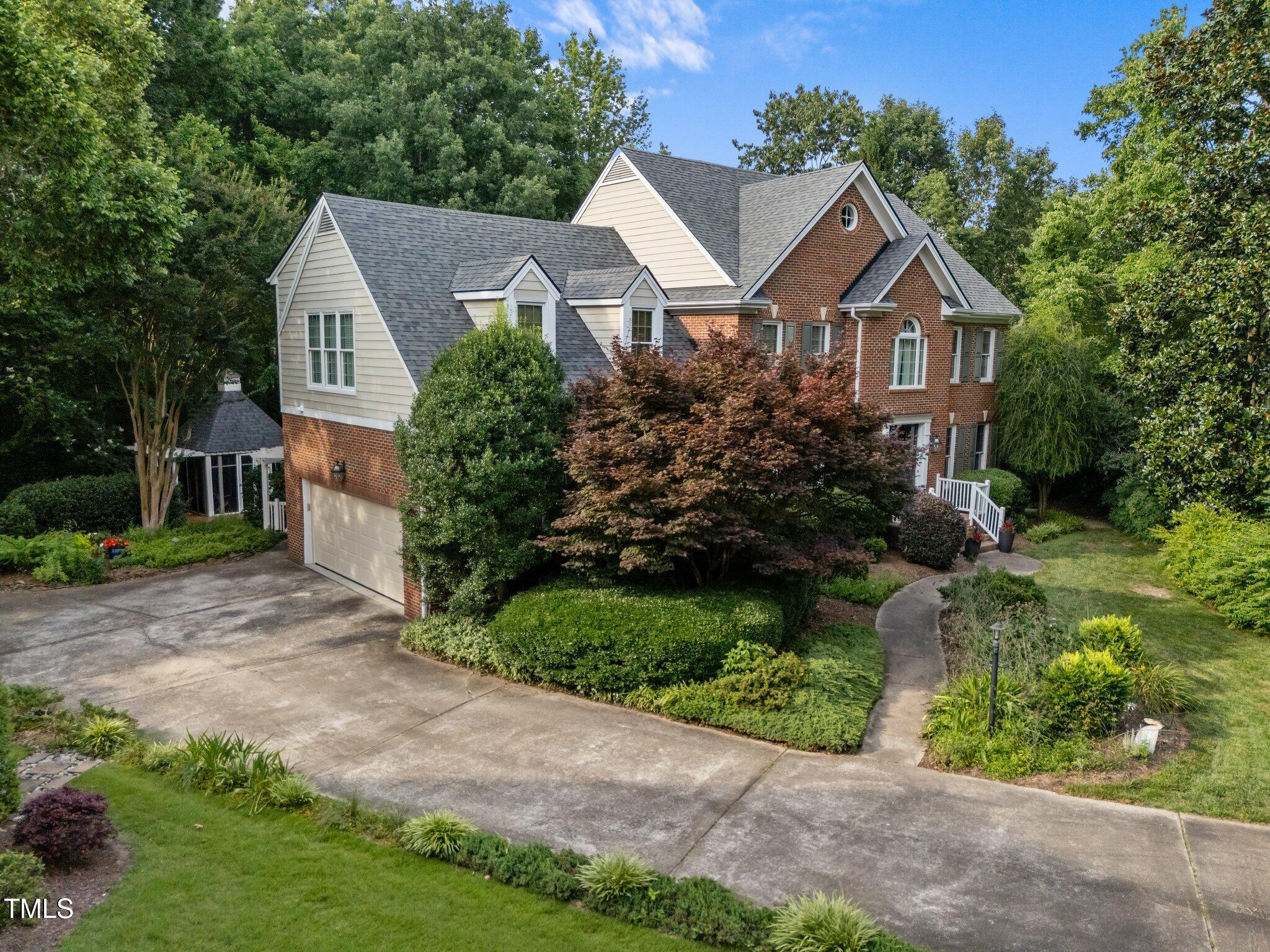 102 Alidade Court
