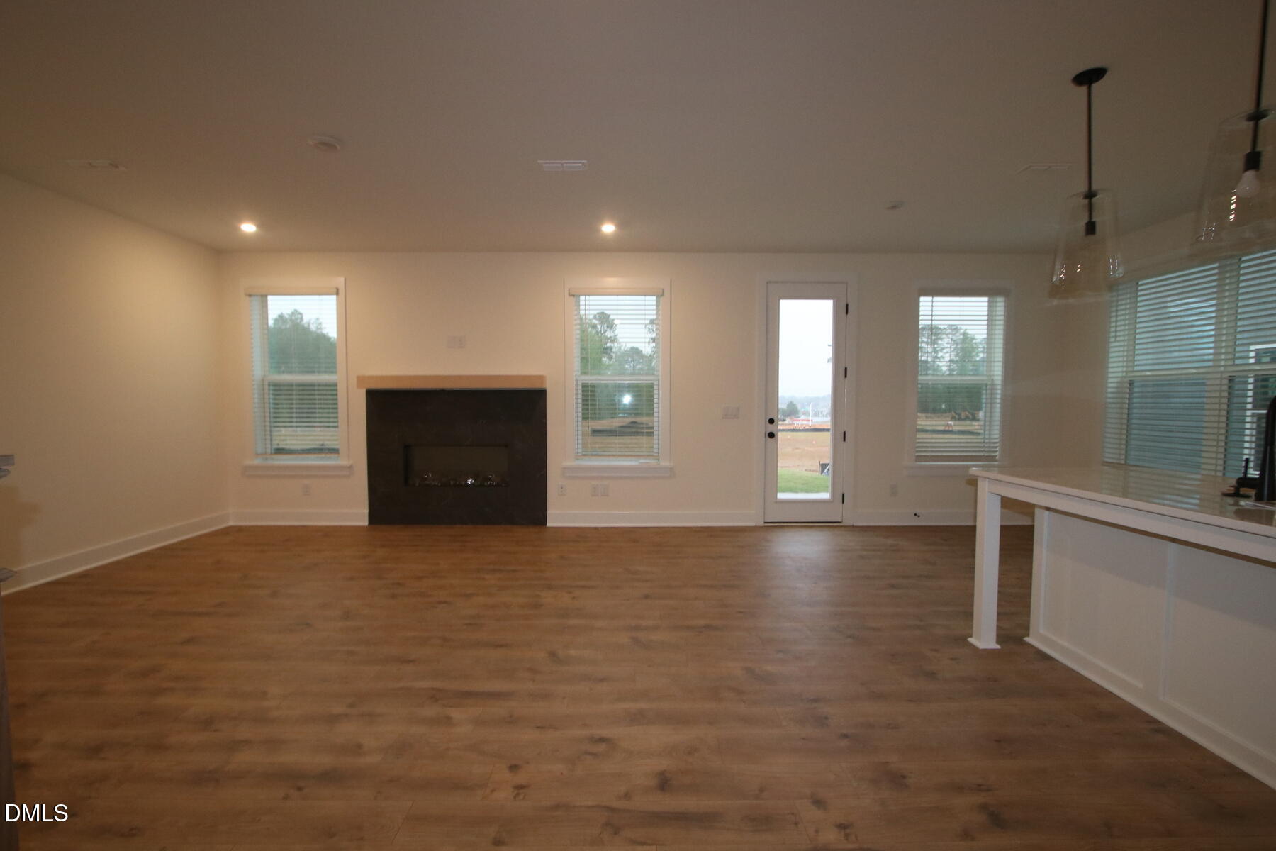 2492 Vetrina Way