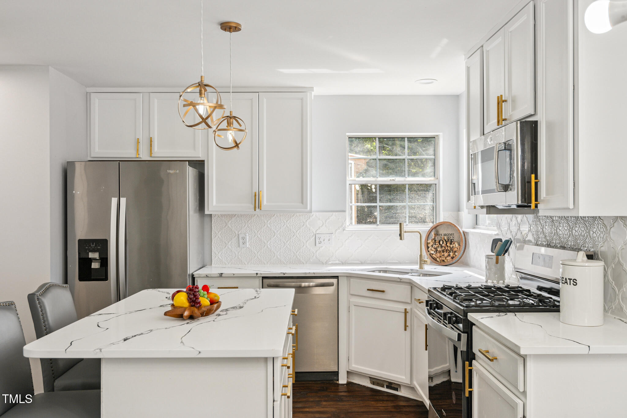 2516 Constitution Drive