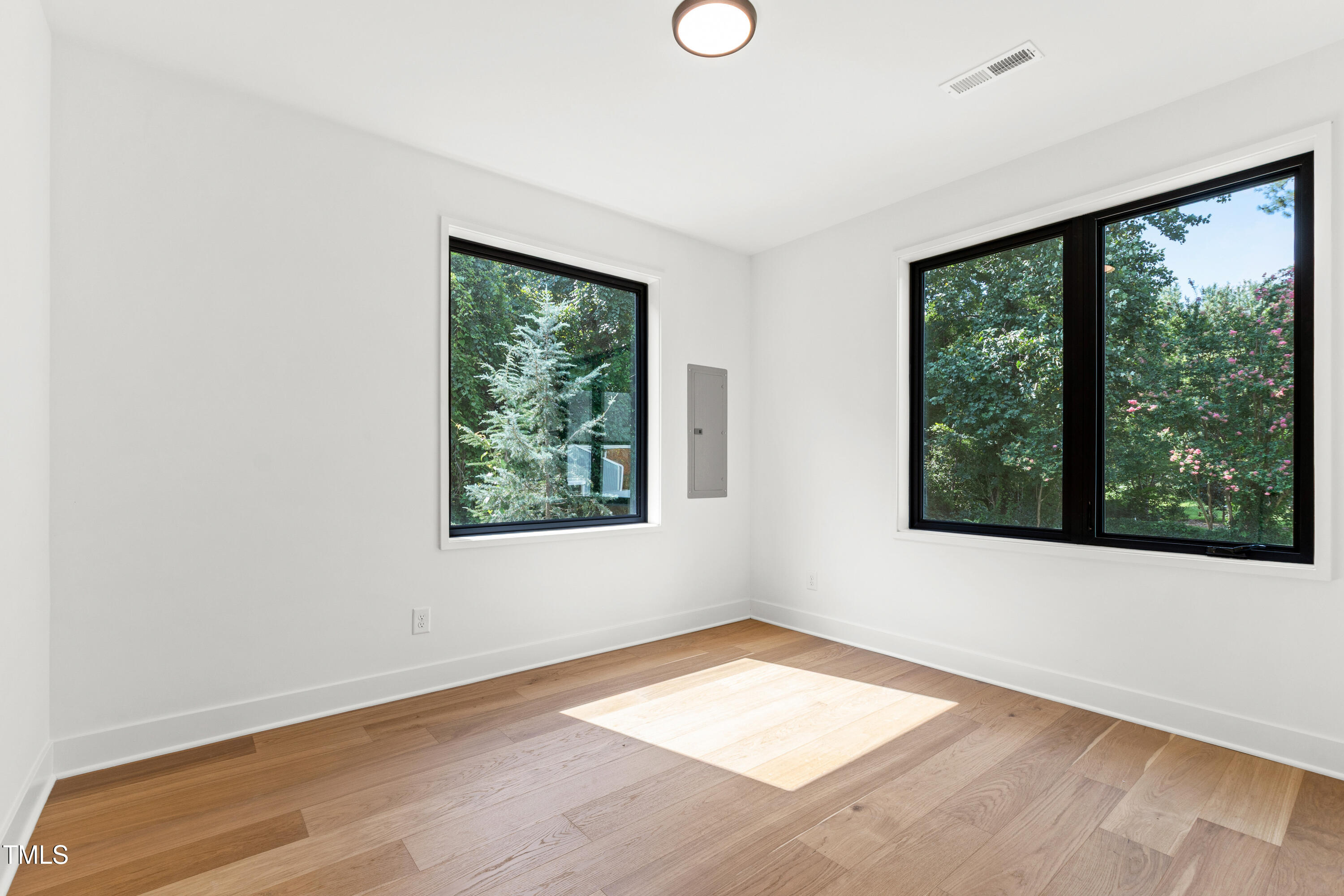 511 Edgecreek Court