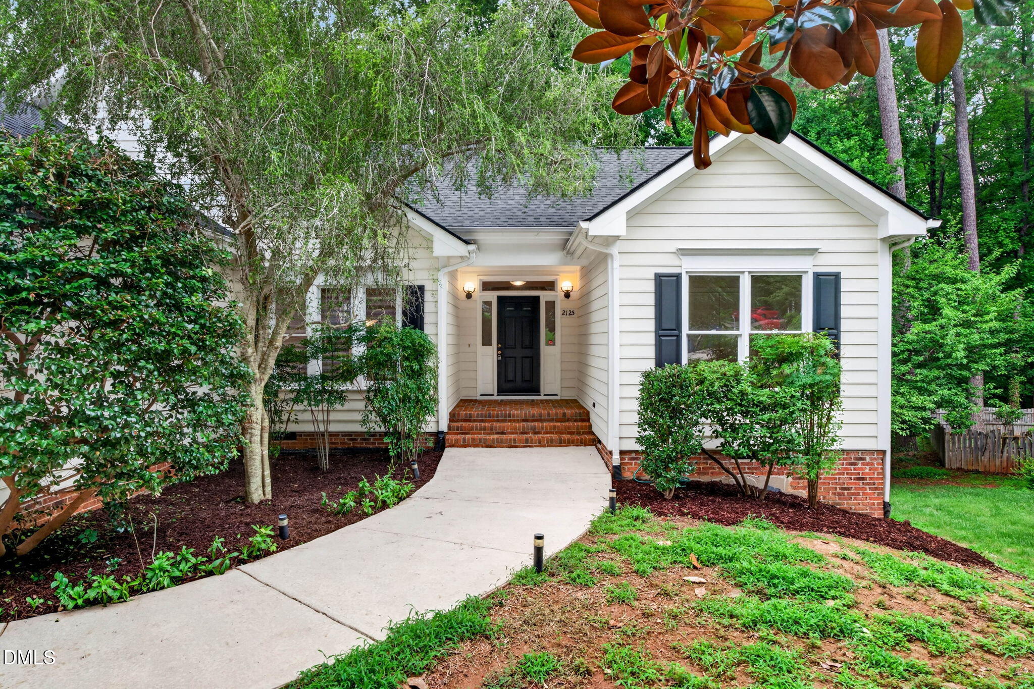 2125 Longwood Drive
