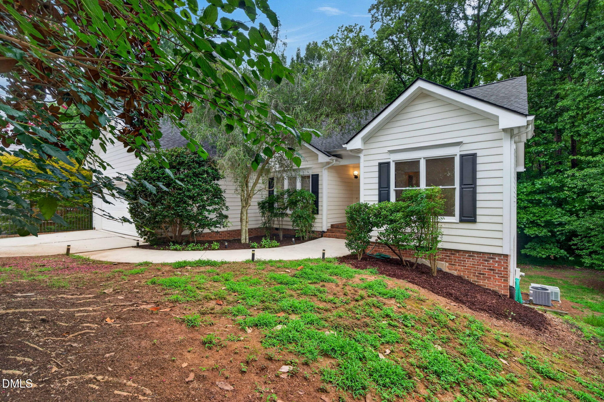 2125 Longwood Drive