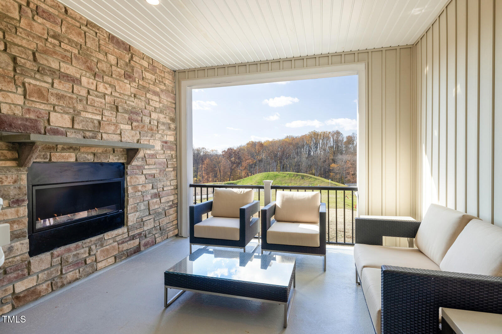 2889 Foster Woods Drive