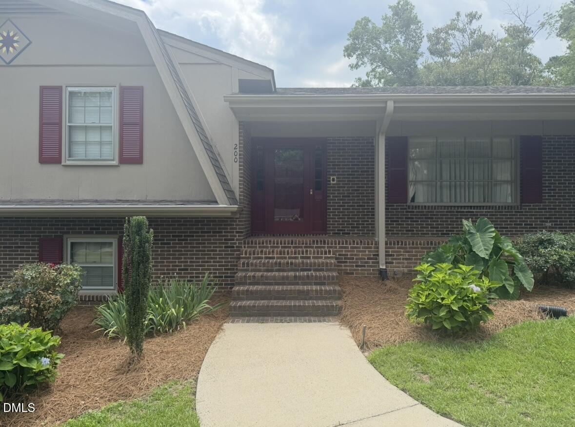 200 Edgewater Drive