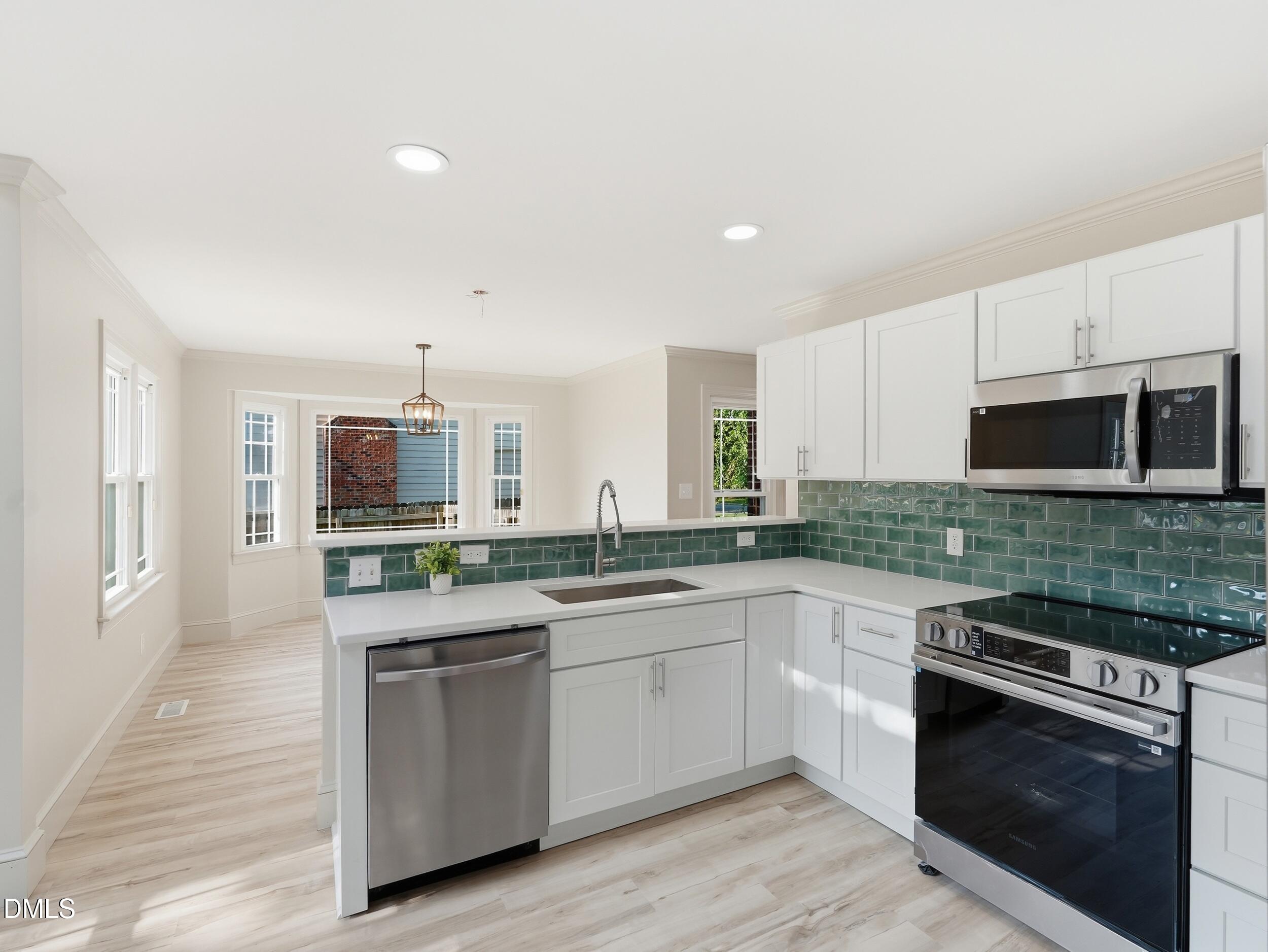 619 Commander Drive