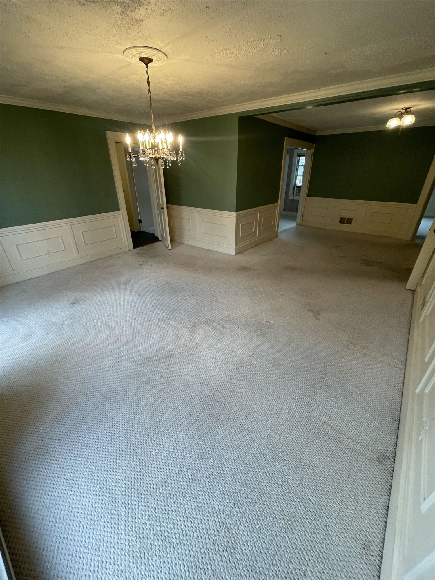 Photo 14 of 15 of 1811 W Davis Street house