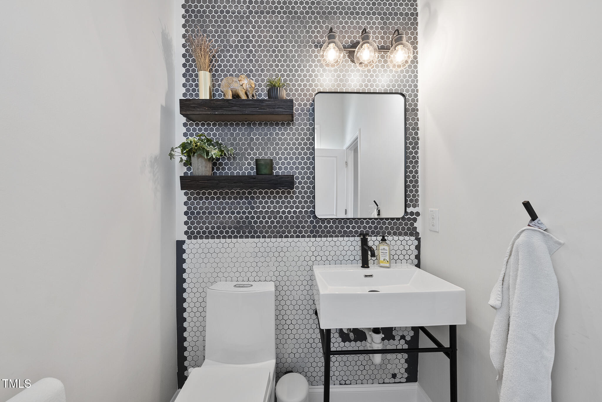 Wake Forest, North Carolina 27587, United States, 4 Bedrooms Bedrooms, ,4 BathroomsBathrooms,Residential,Pending,122711