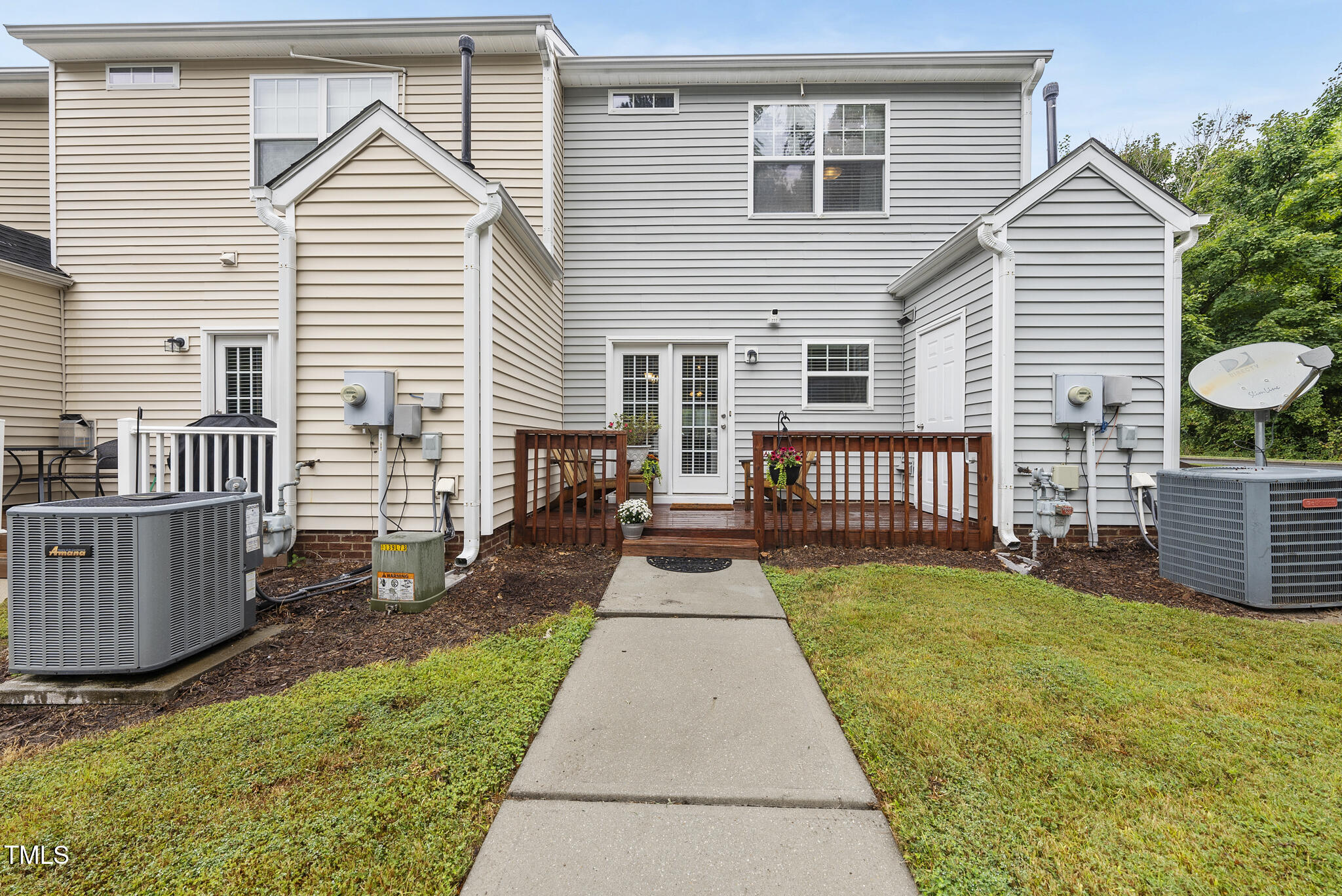 619 Laurens Way