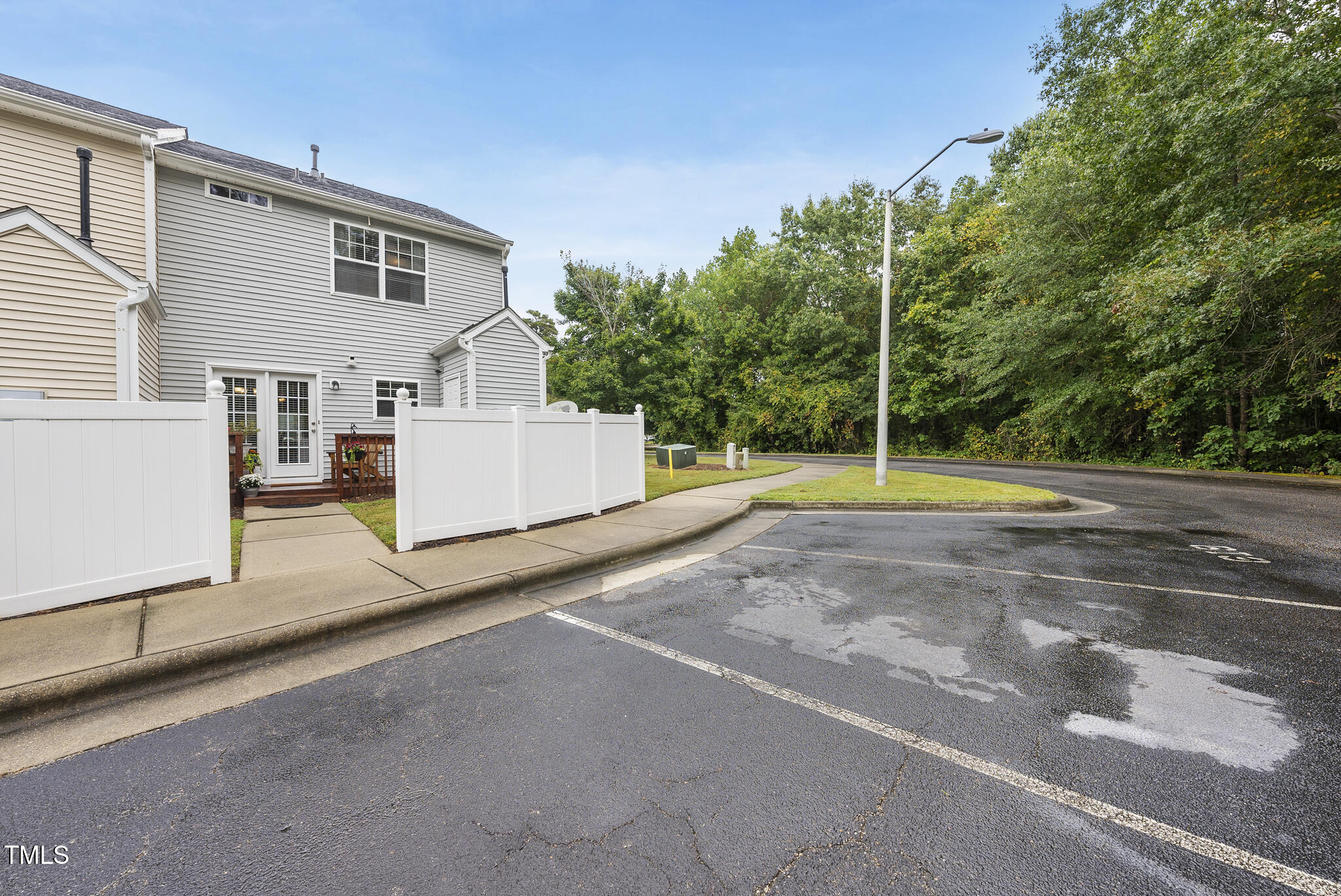 619 Laurens Way