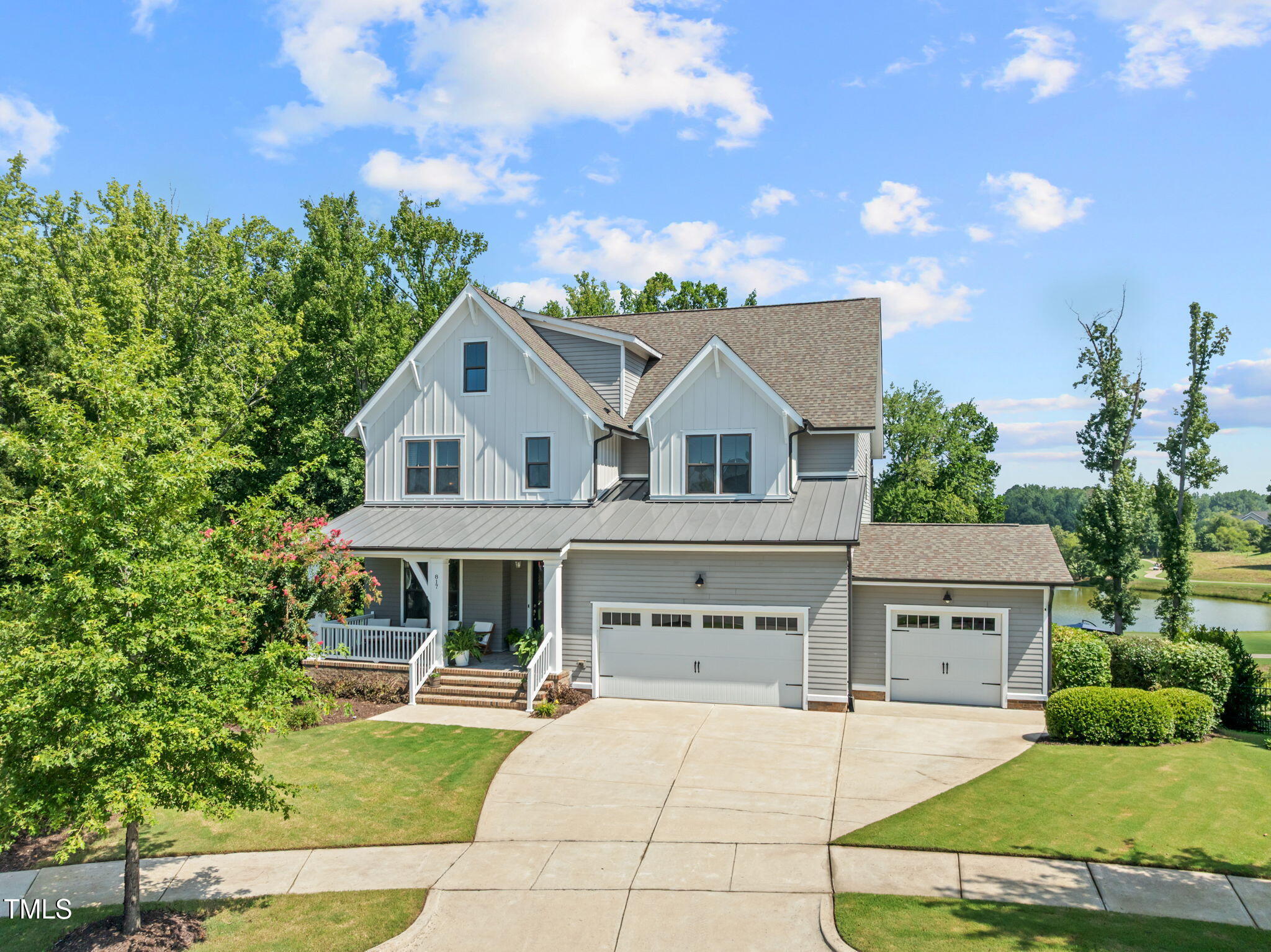817 Rambling Oaks Lane