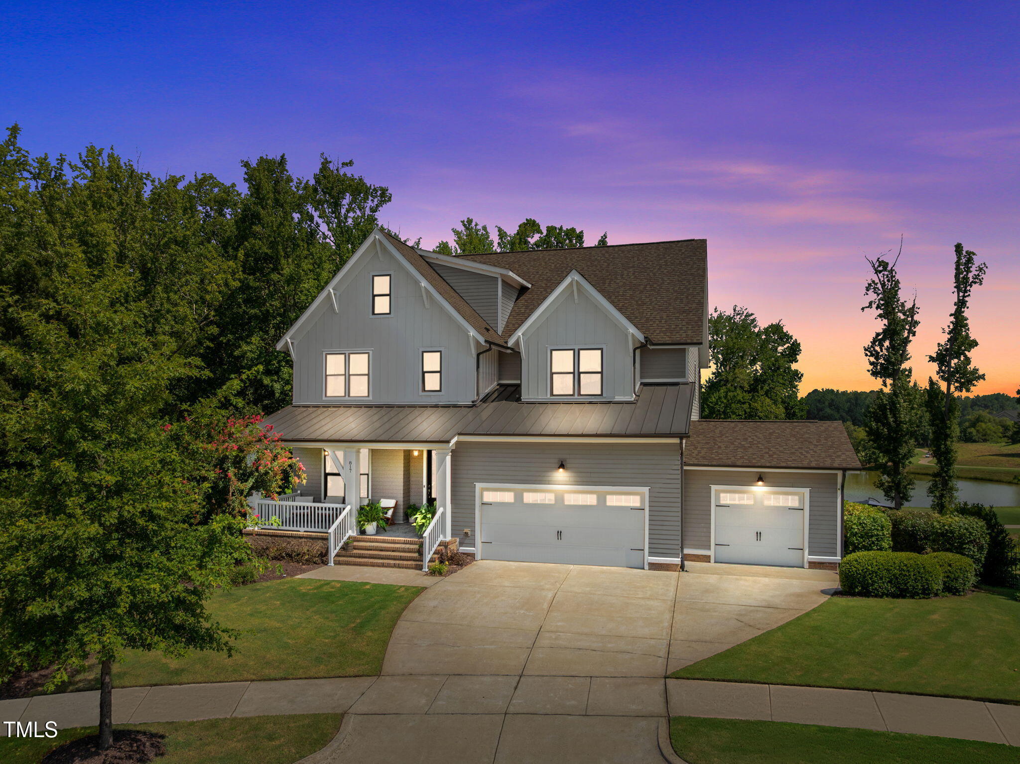 817 Rambling Oaks Lane