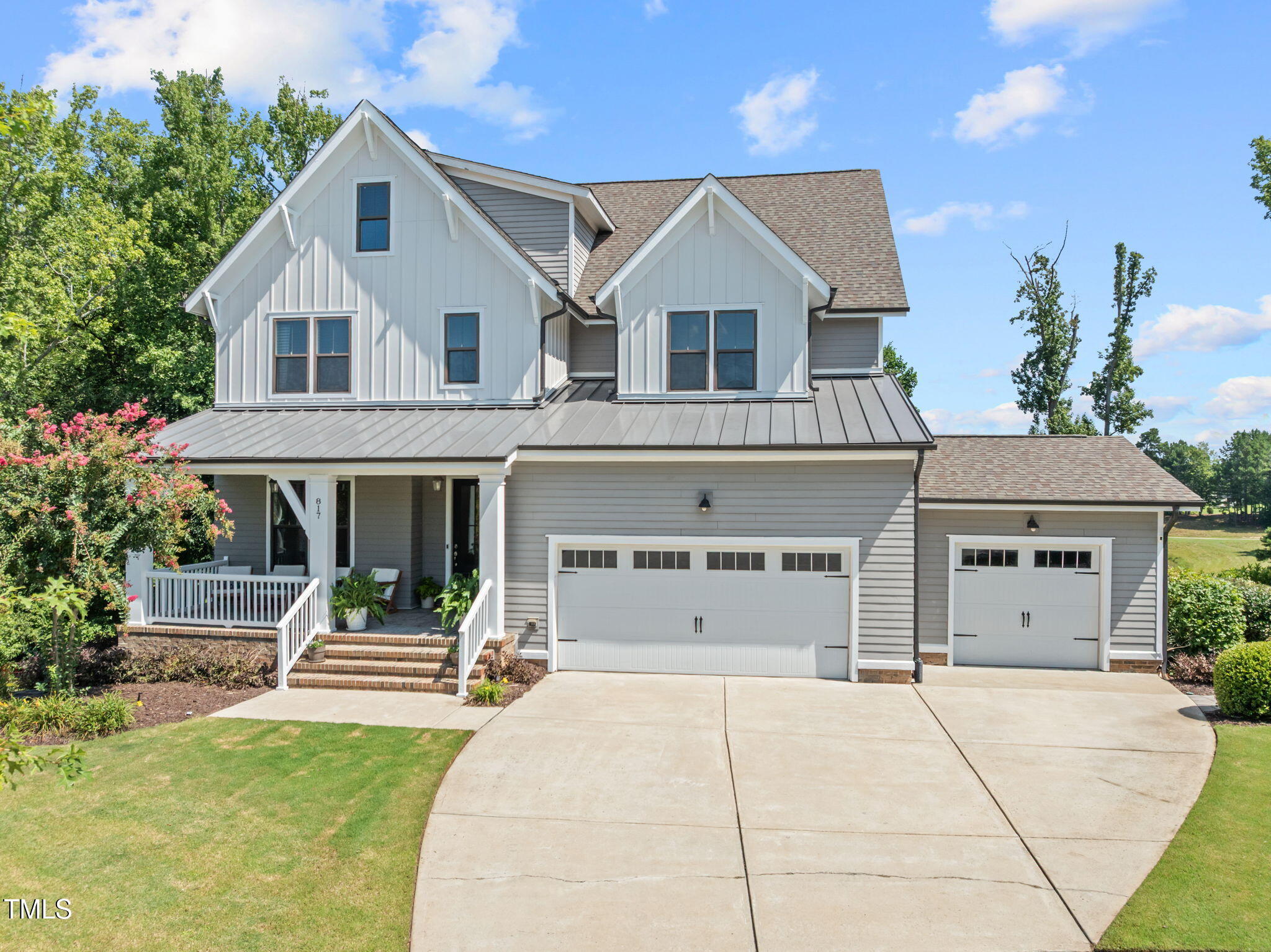 817 Rambling Oaks Lane