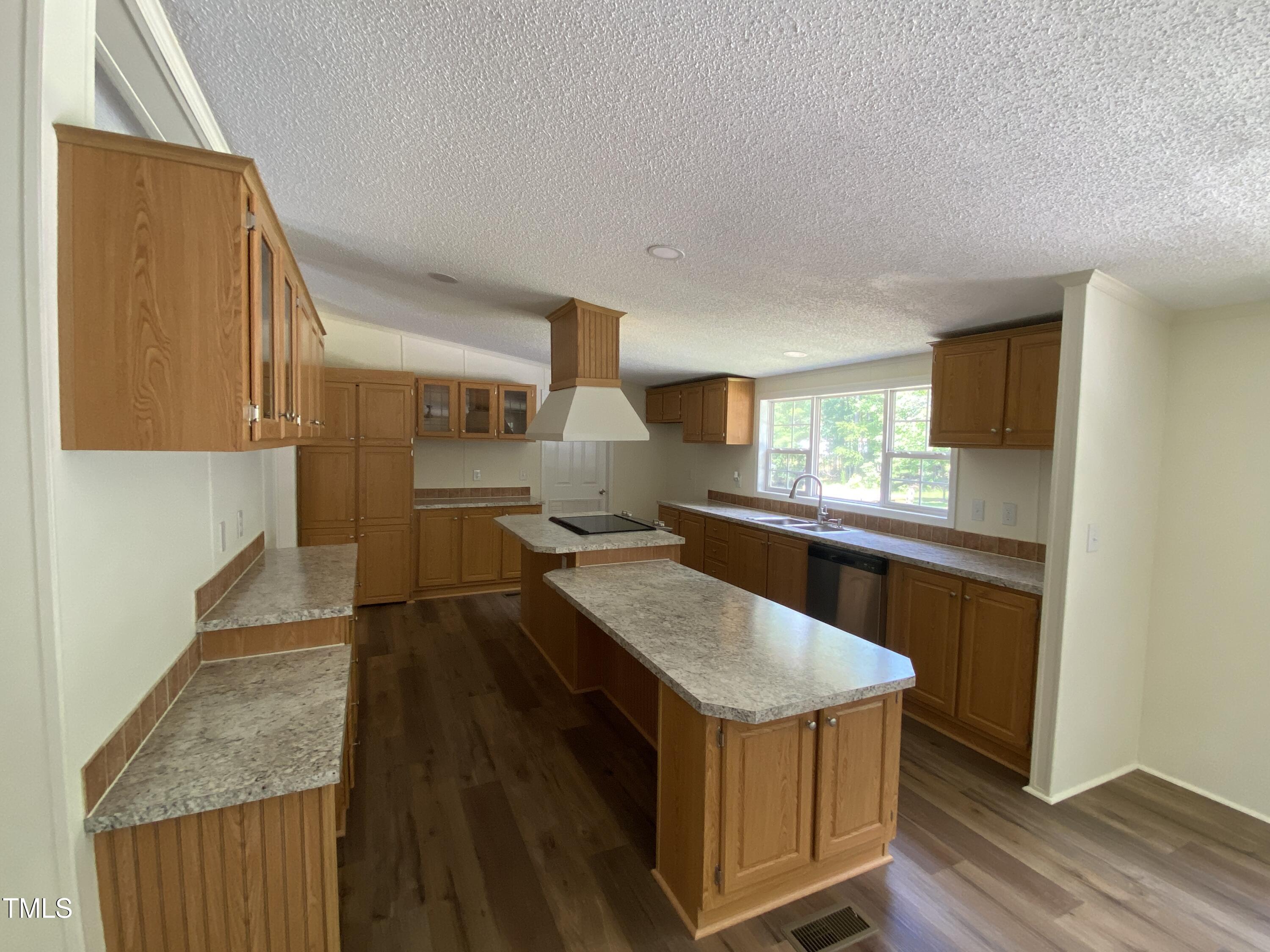4037 Crestview Lane