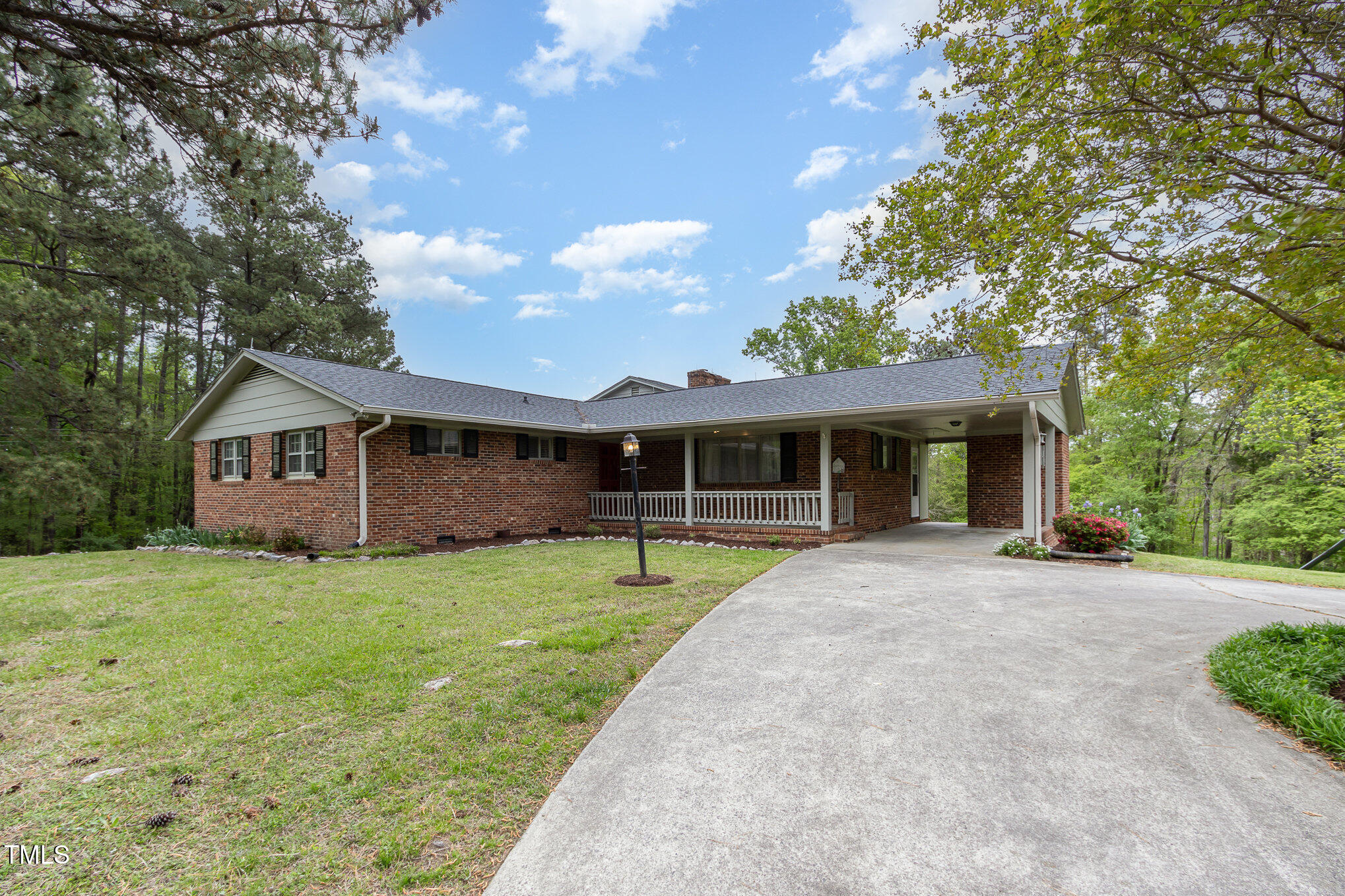 1750 Spring Valley Lake Road