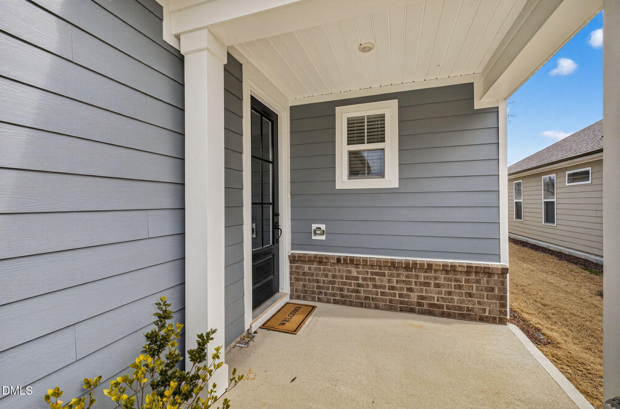 24 N Brookhollow Way